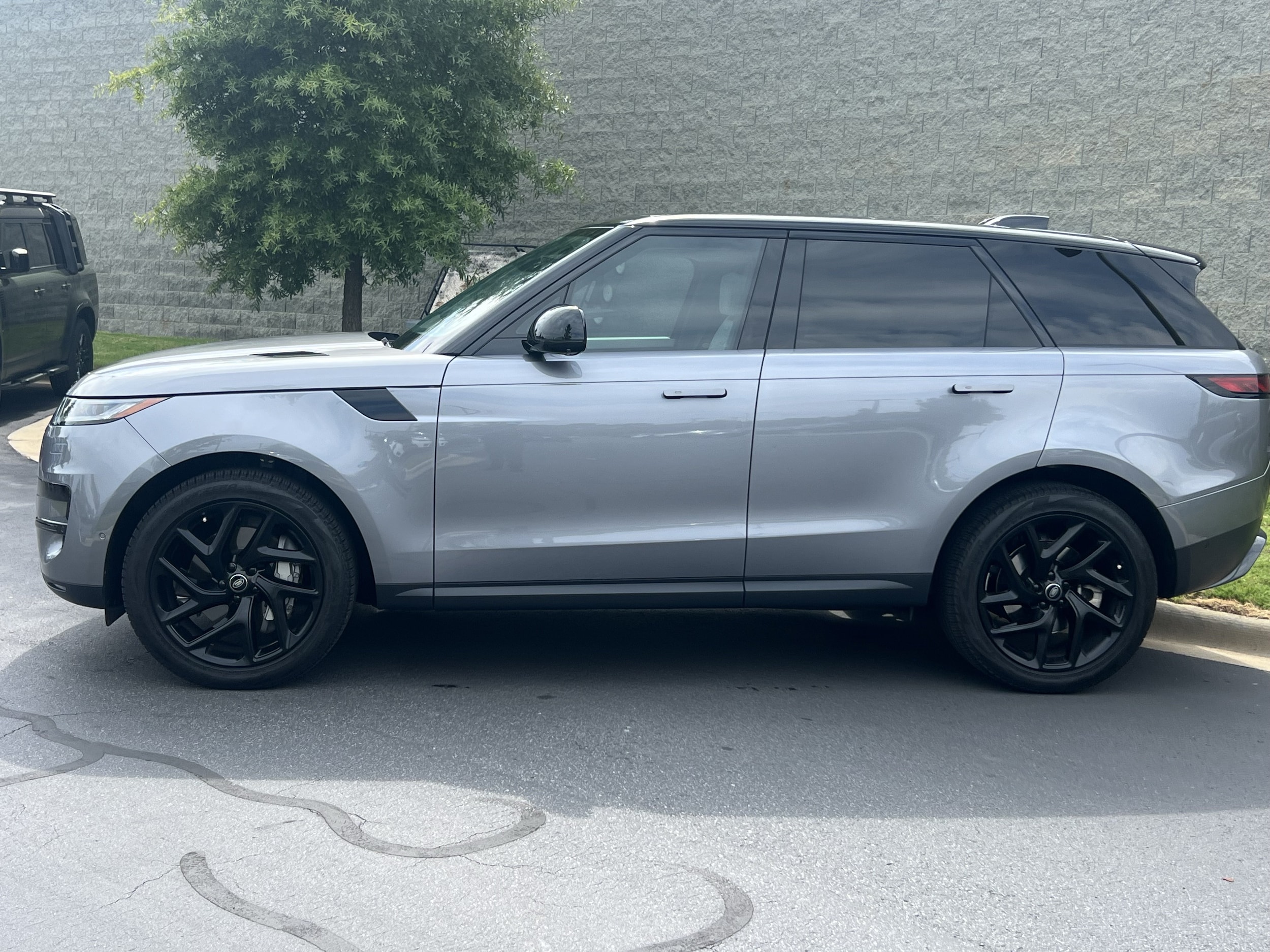 2024 Land Rover Range Rover Sport SE
