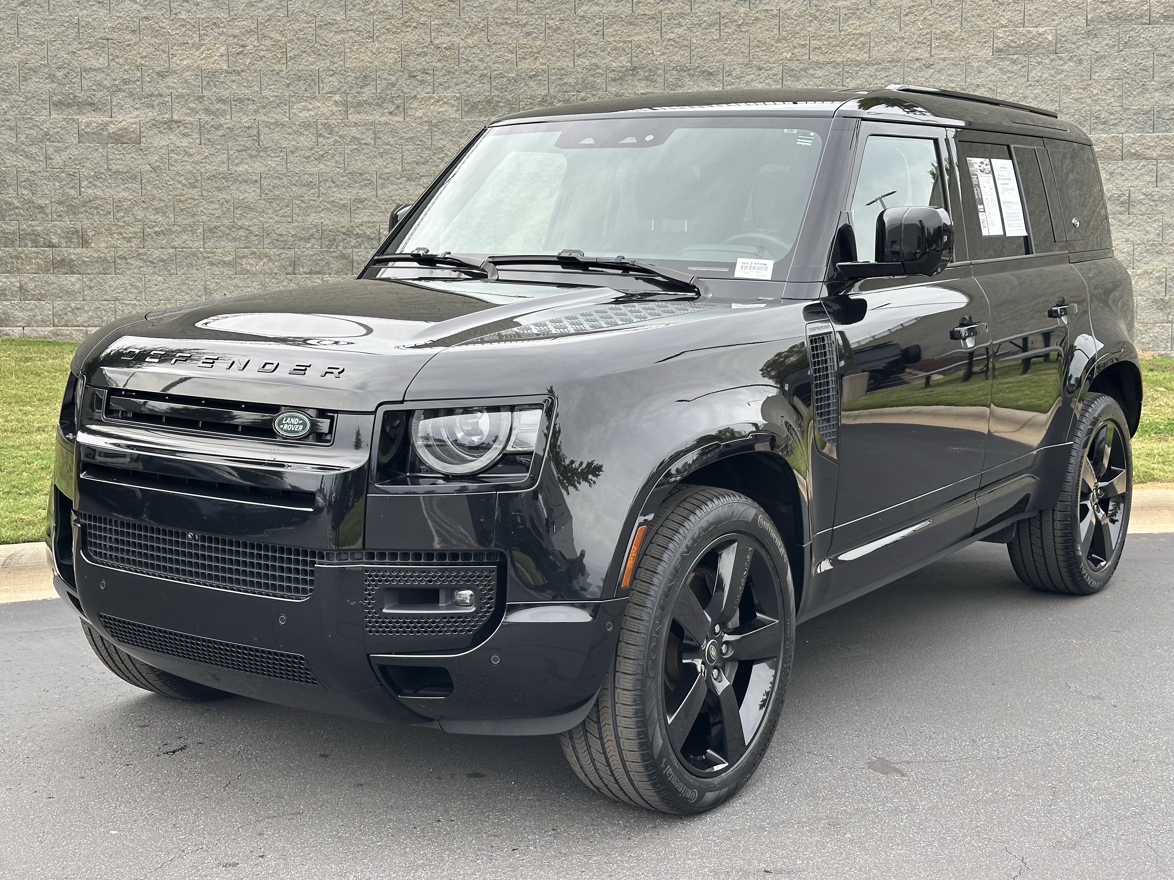 2024 Land Rover Defender X-Dynamic SE SUV