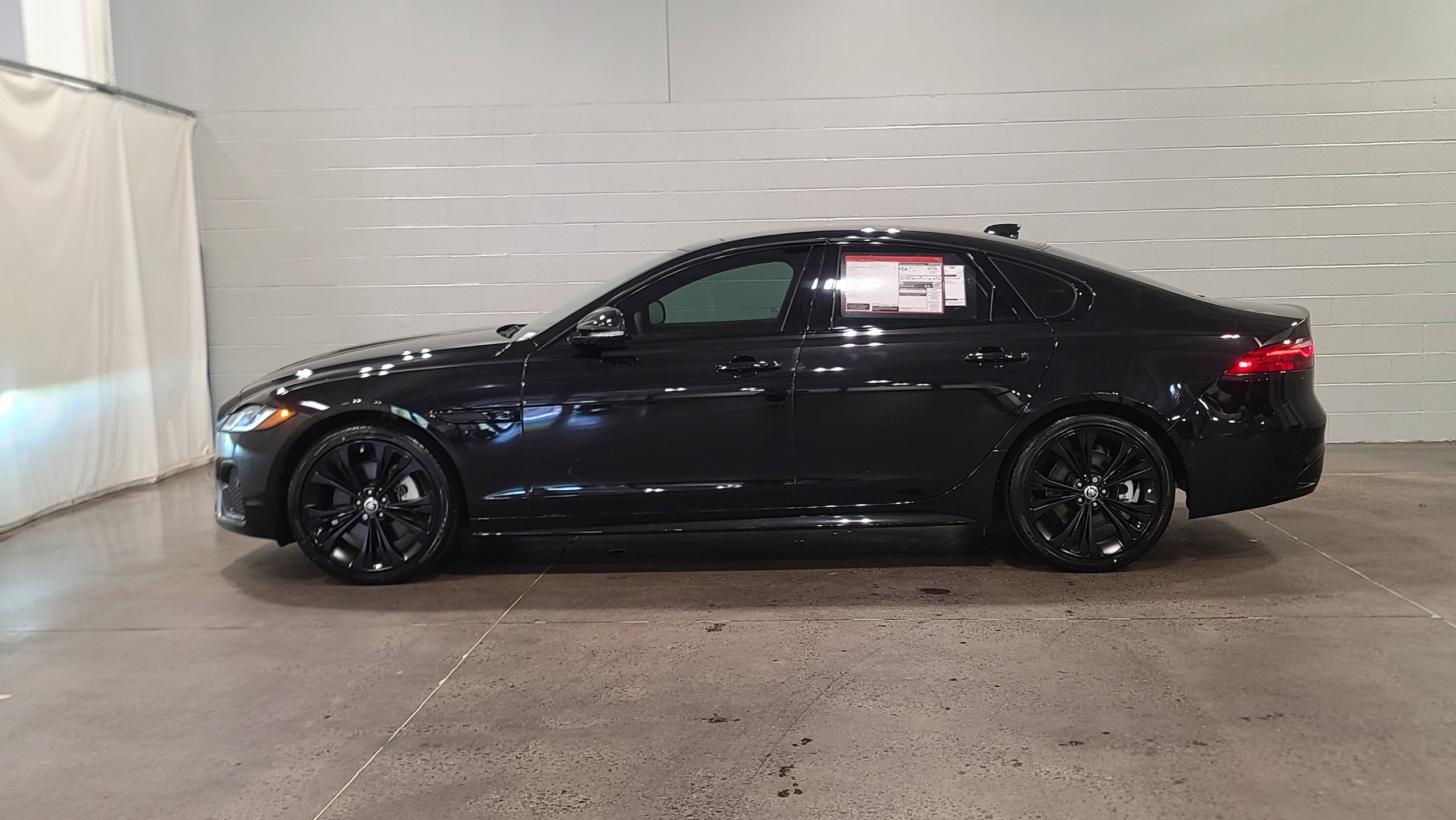 2024 Jaguar XF R-Dynamic SE photo 6