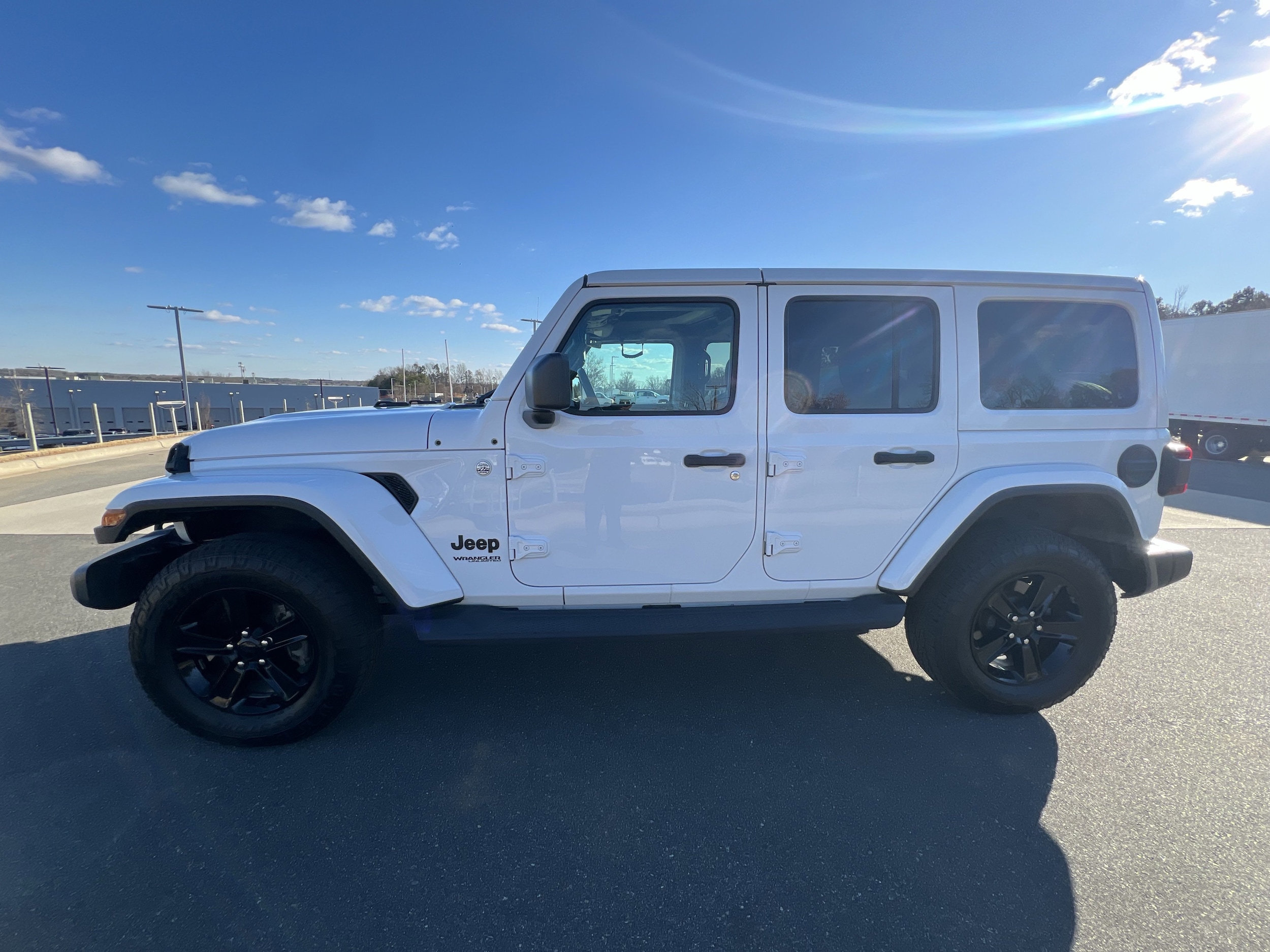 2020 Jeep Wrangler Unlimited Sahara Altitude photo 4