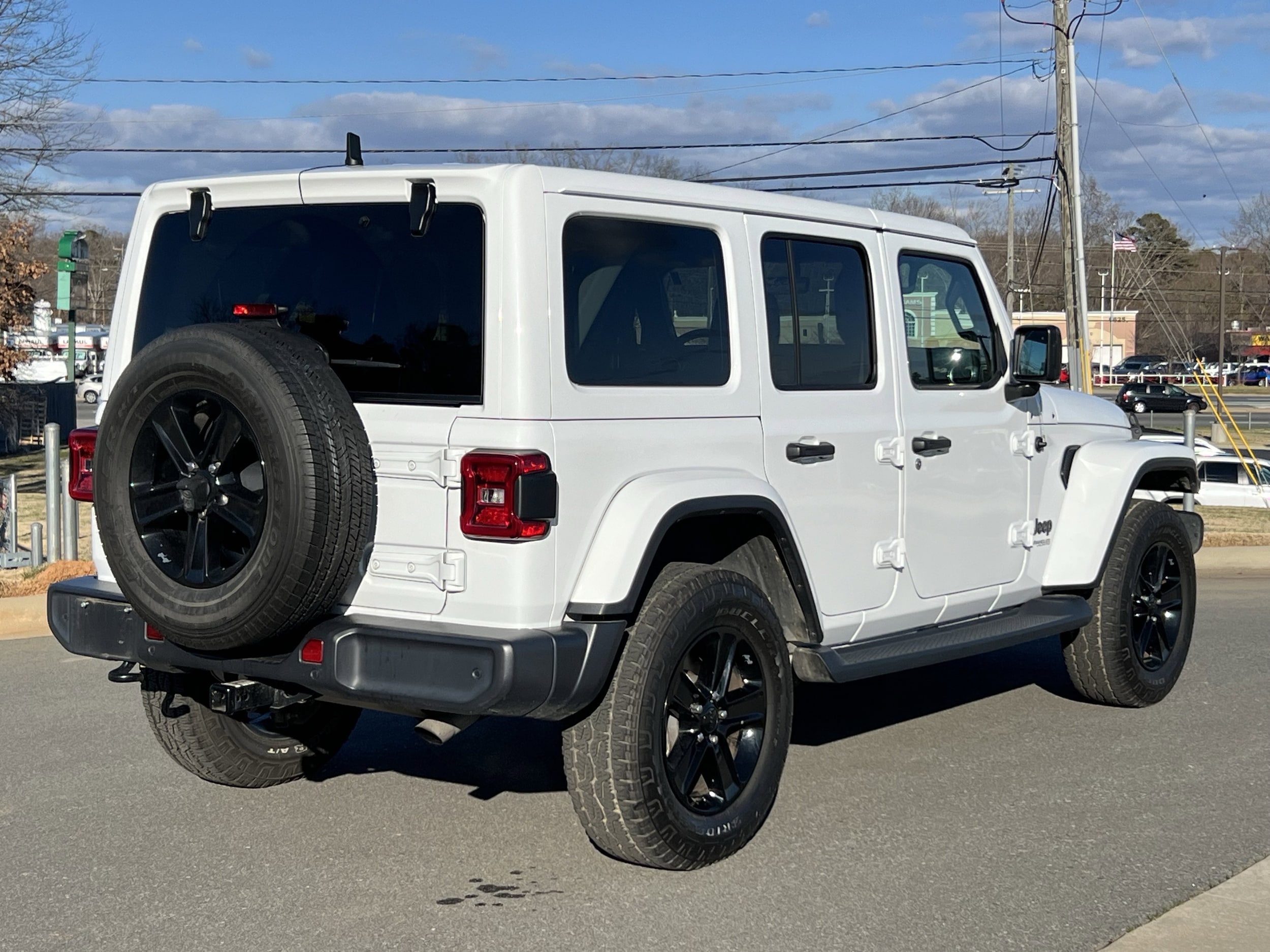 2020 Jeep Wrangler Unlimited Sahara Altitude photo 3