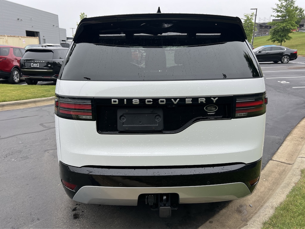 Certified 2023 Land Rover Discovery Metropolitan Edition SUV