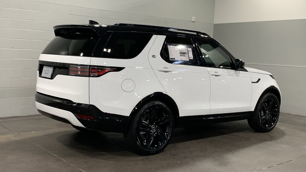 Used 2025 Land Rover Discovery Dynamic SE SUV