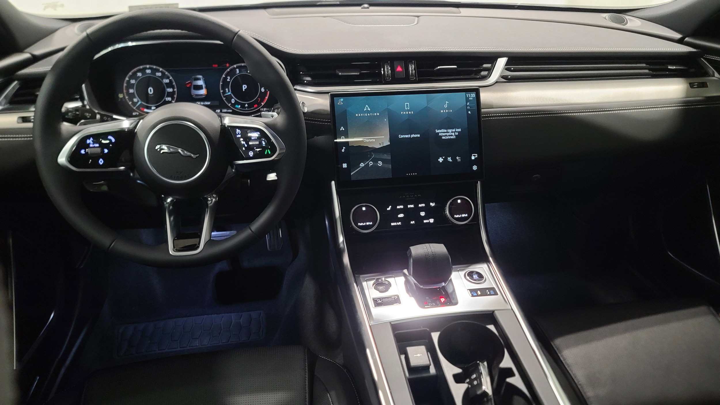 2024 Jaguar XF R-Dynamic SE photo 4