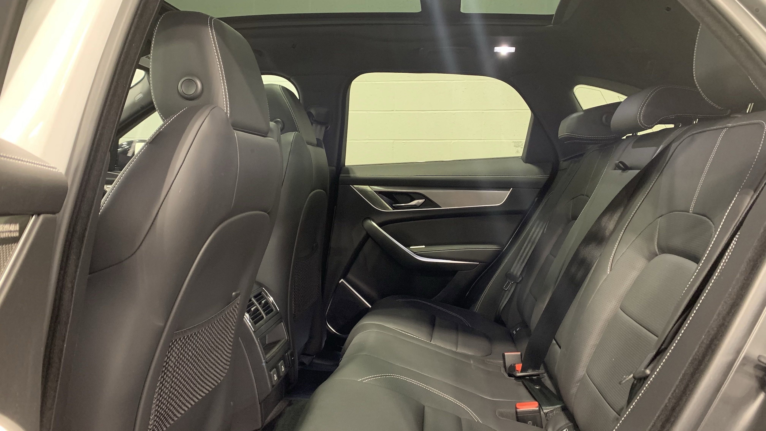 2026 Jaguar F-PACE R-Dynamic S photo 5