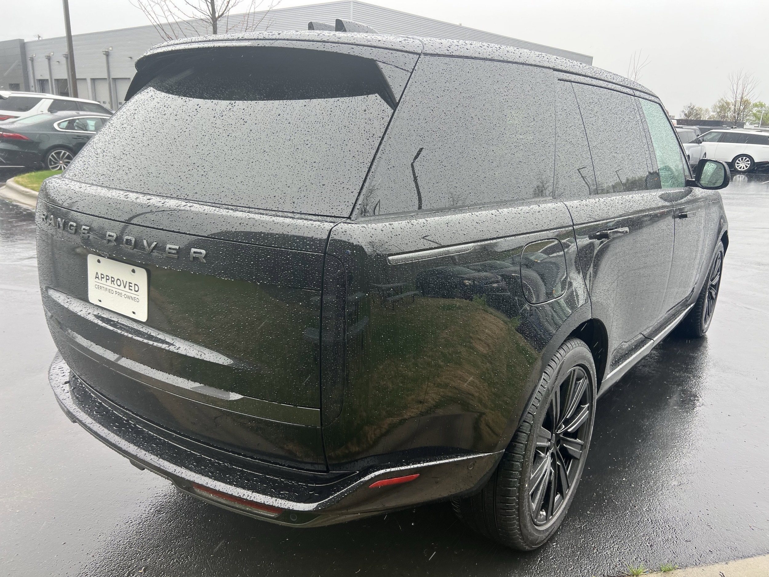 2025 Land Rover Range Rover SE photo 5