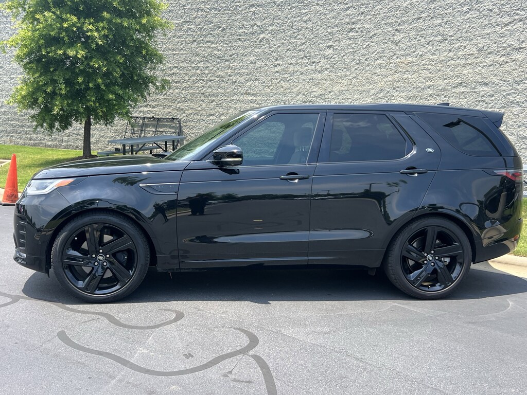Certified 2025 Land Rover Discovery Dynamic SE SUV
