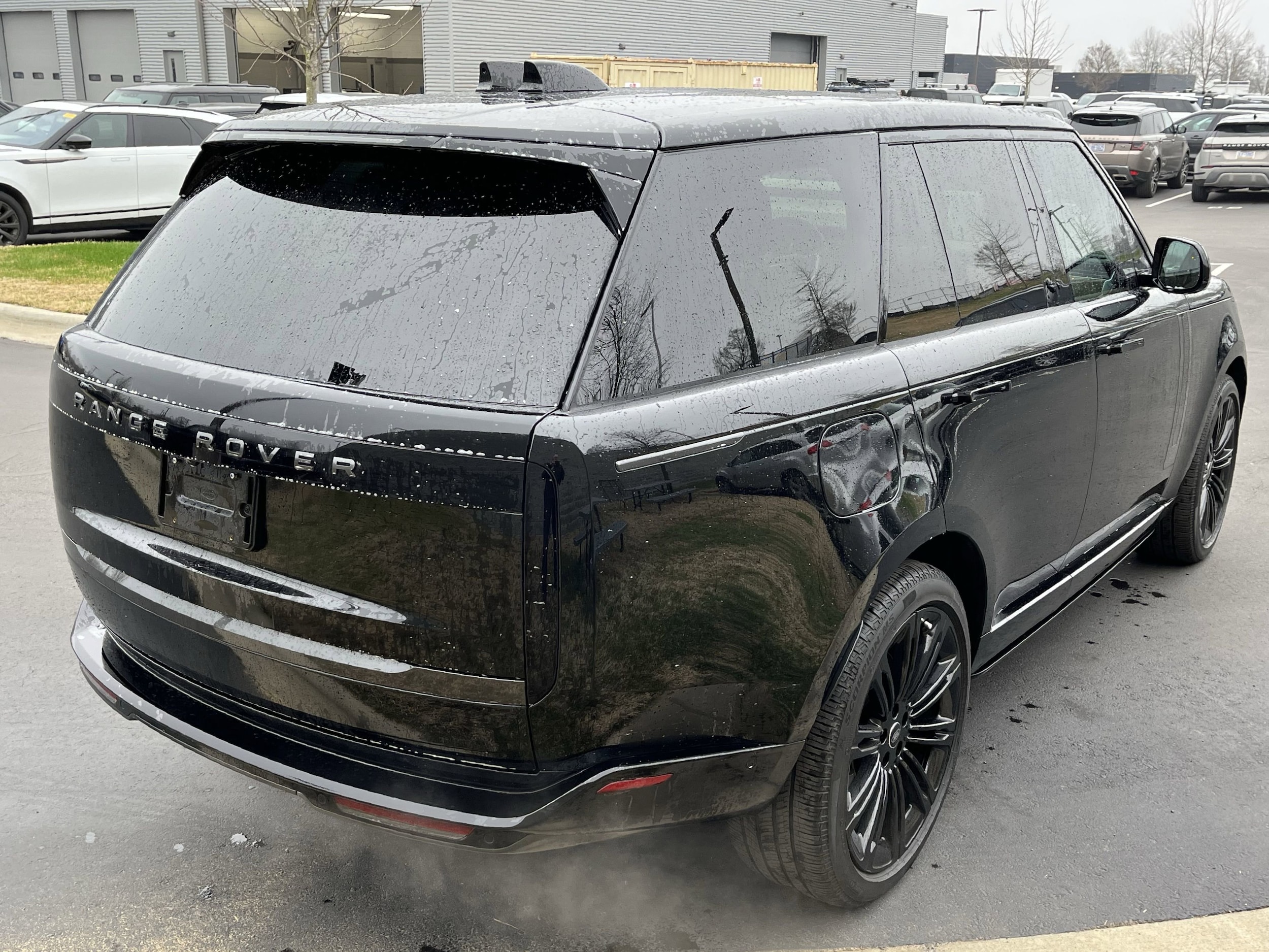 2025 Land Rover Range Rover SE photo 5