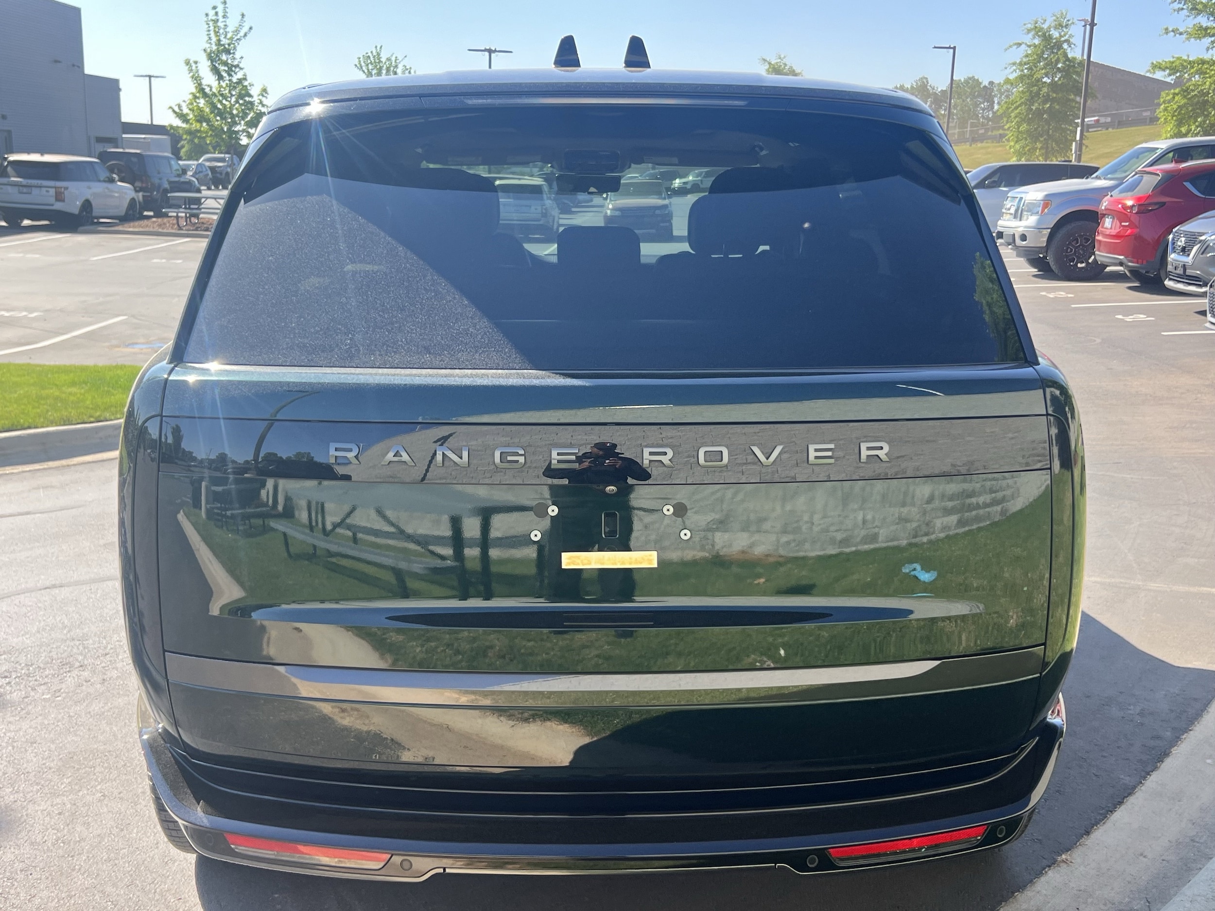 2025 Land Rover Range Rover SE photo 4