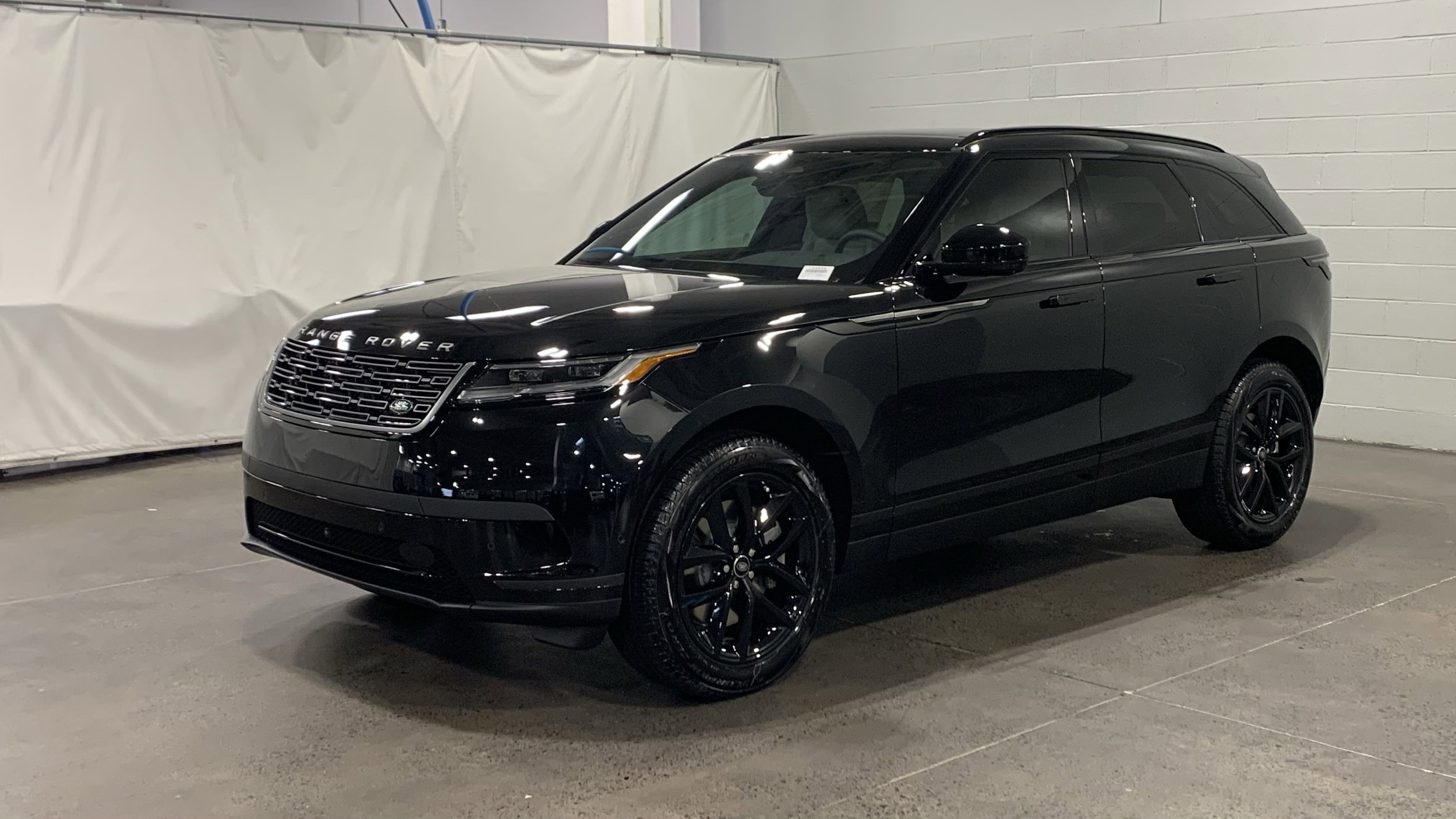 2026 Land Rover Range Rover Velar S's photo