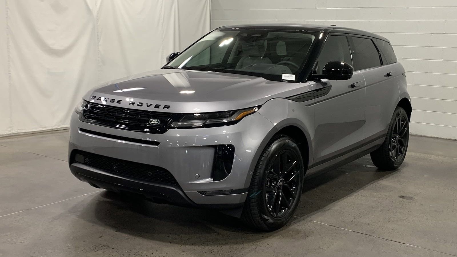 2024 Land Rover Range Rover Evoque S's photo