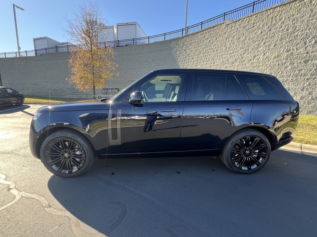 Certified 2025 Land Rover Range Rover SE SUV