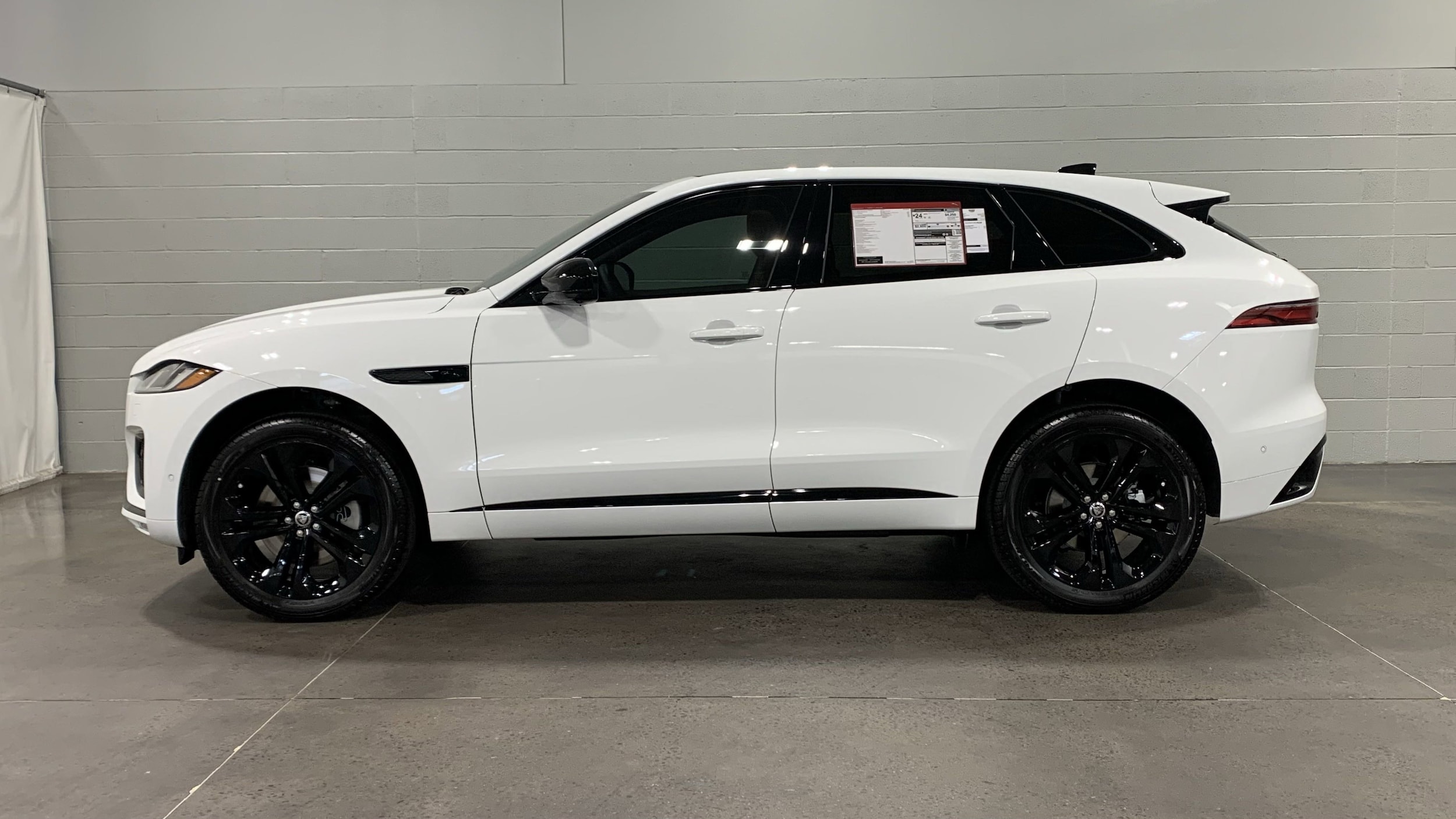 2026 Jaguar F-PACE R-Dynamic S photo 6