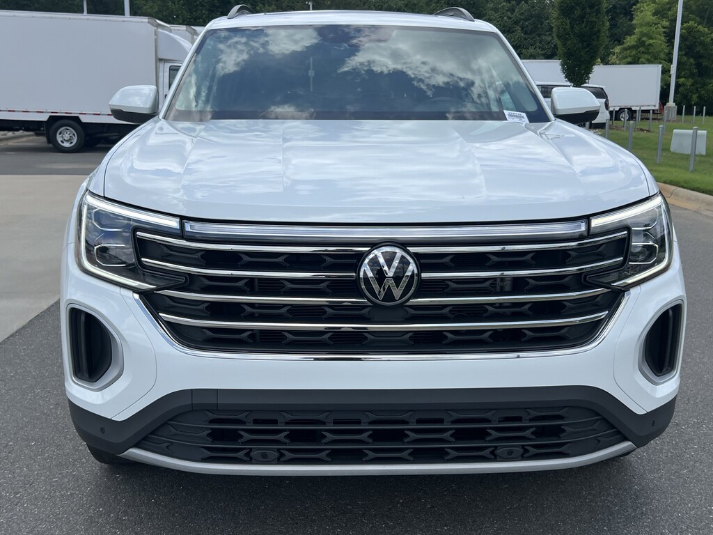 Used 2024 Volkswagen Atlas 2.0T SE w/Technology SUV