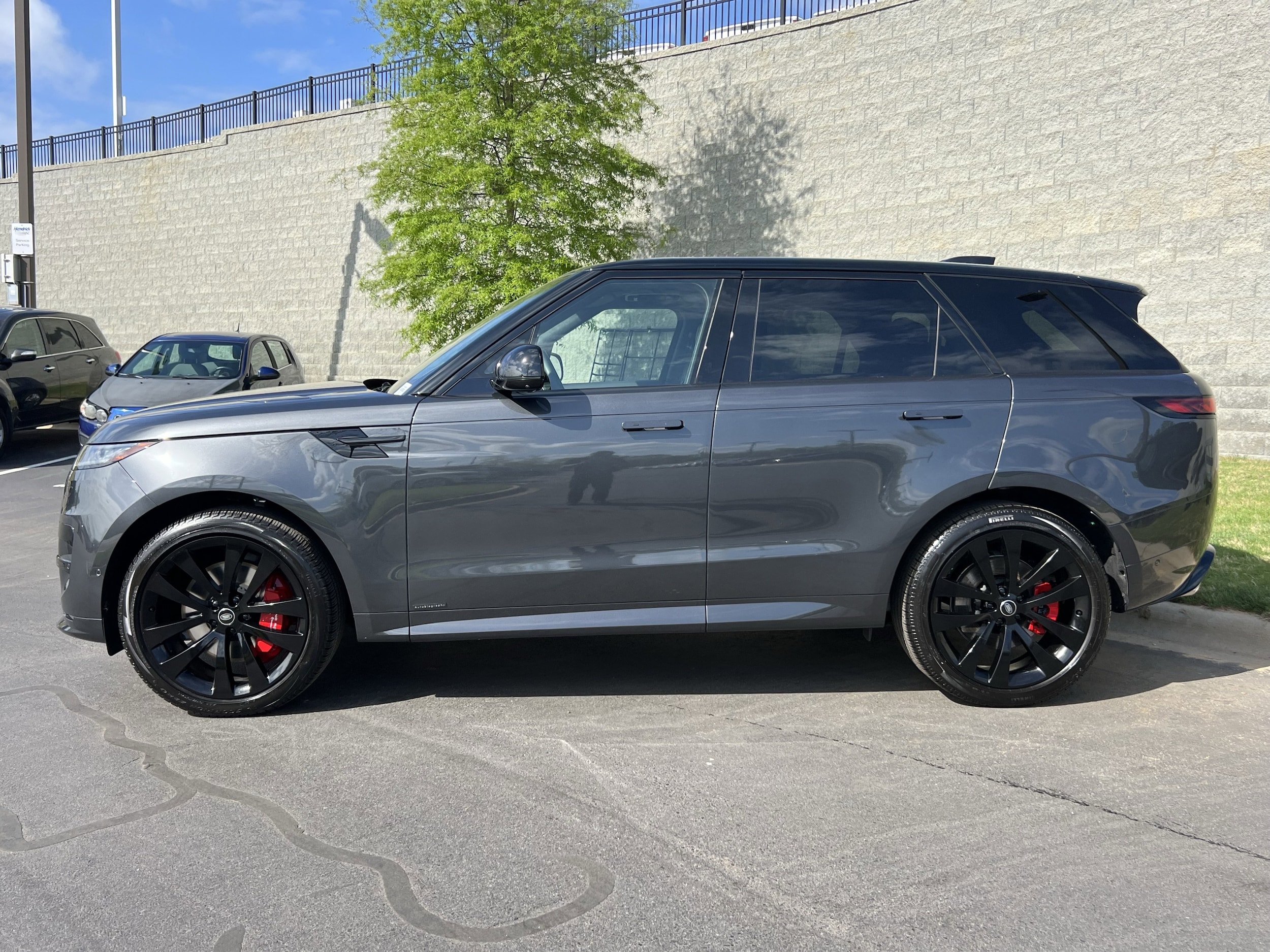 2025 Land Rover Range Rover Sport P530 Autobiography photo 2