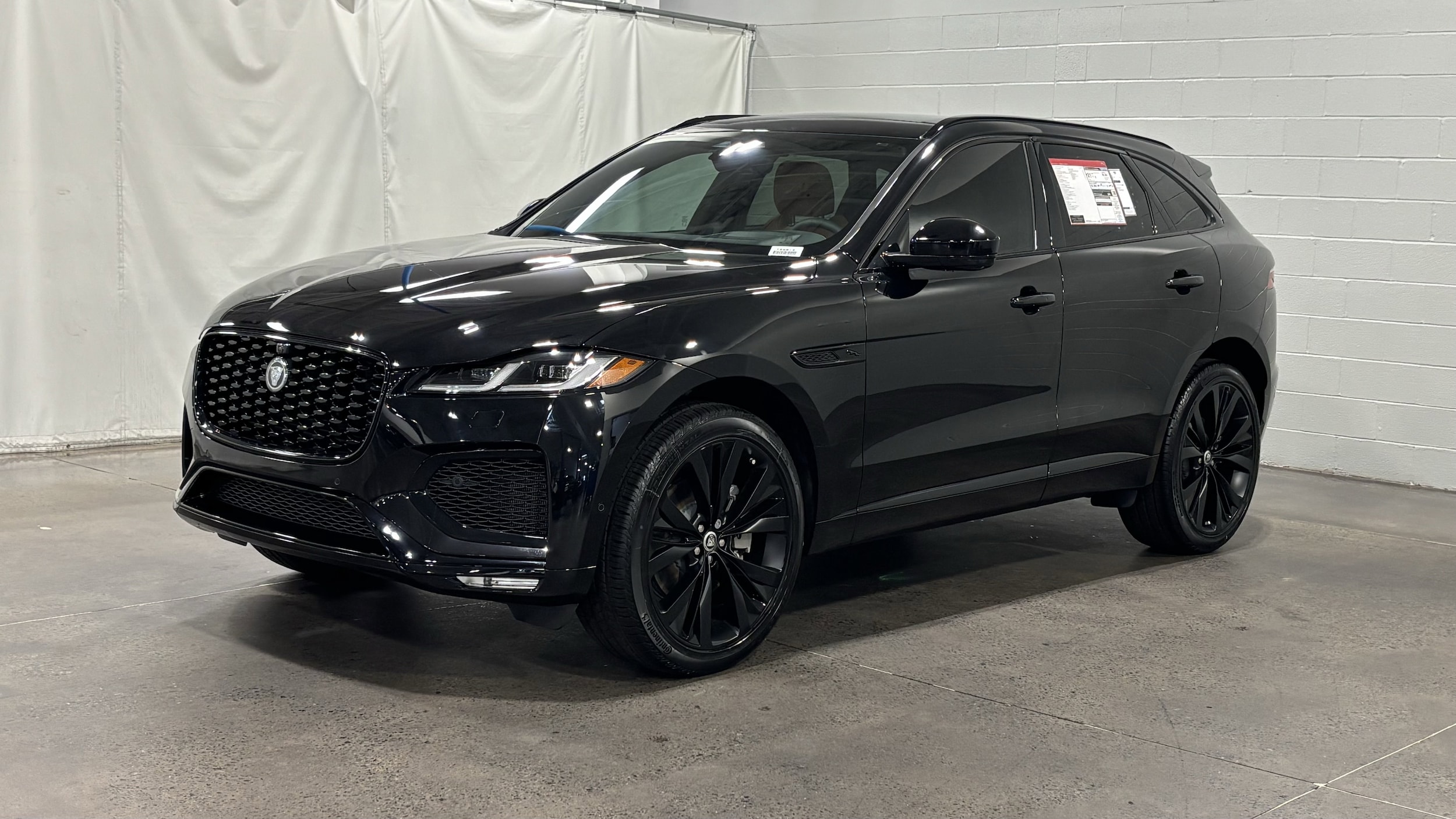 2026 Jaguar F-PACE P400 R-Dynamic S's photo
