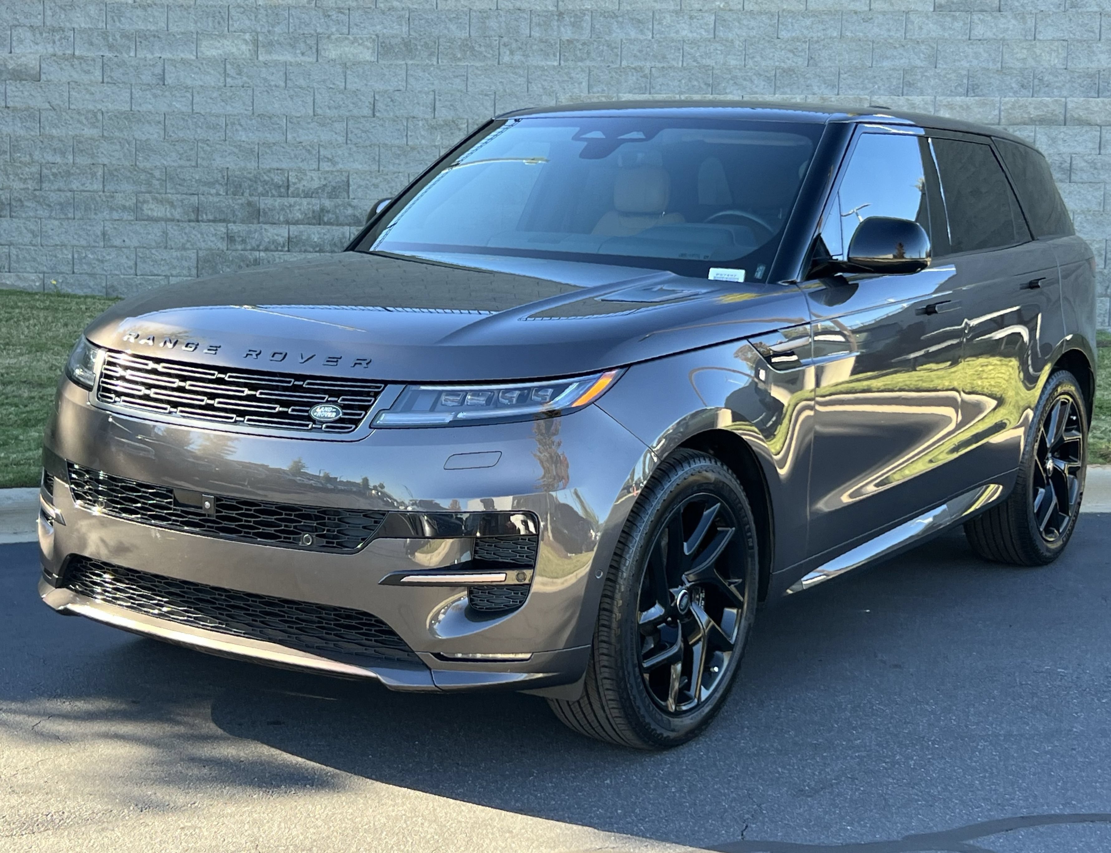 Used 2024 Land Rover Range Rover Sport Dynamic SE SUV