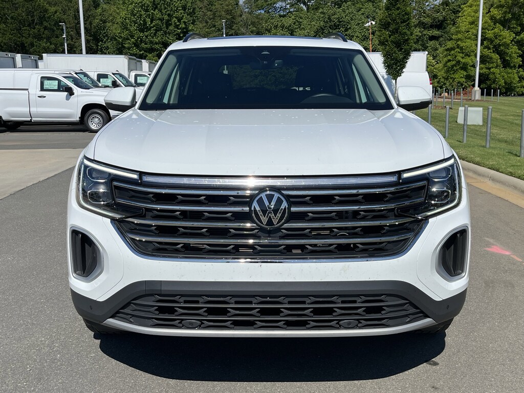 Used 2024 Volkswagen Atlas 2.0T SE w/Technology SUV