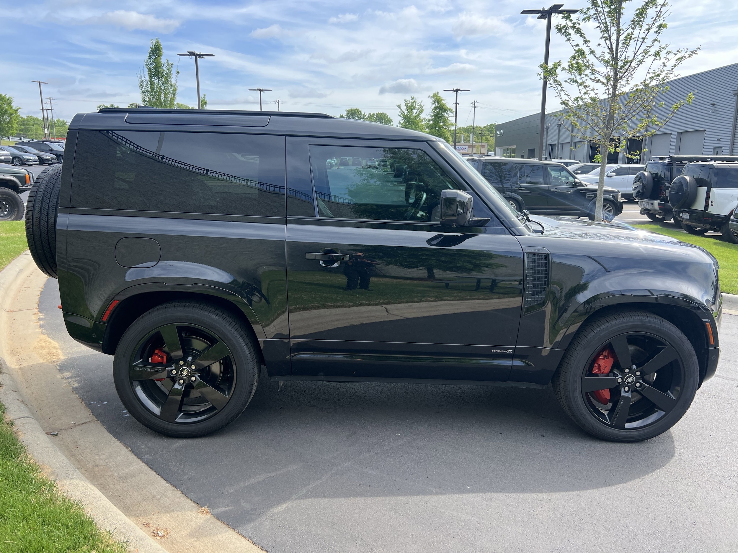 2023 Land Rover Defender 90 X AWD photo 3