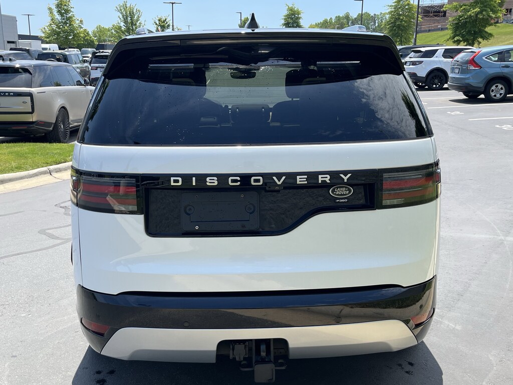 Certified 2023 Land Rover Discovery Metropolitan Edition SUV