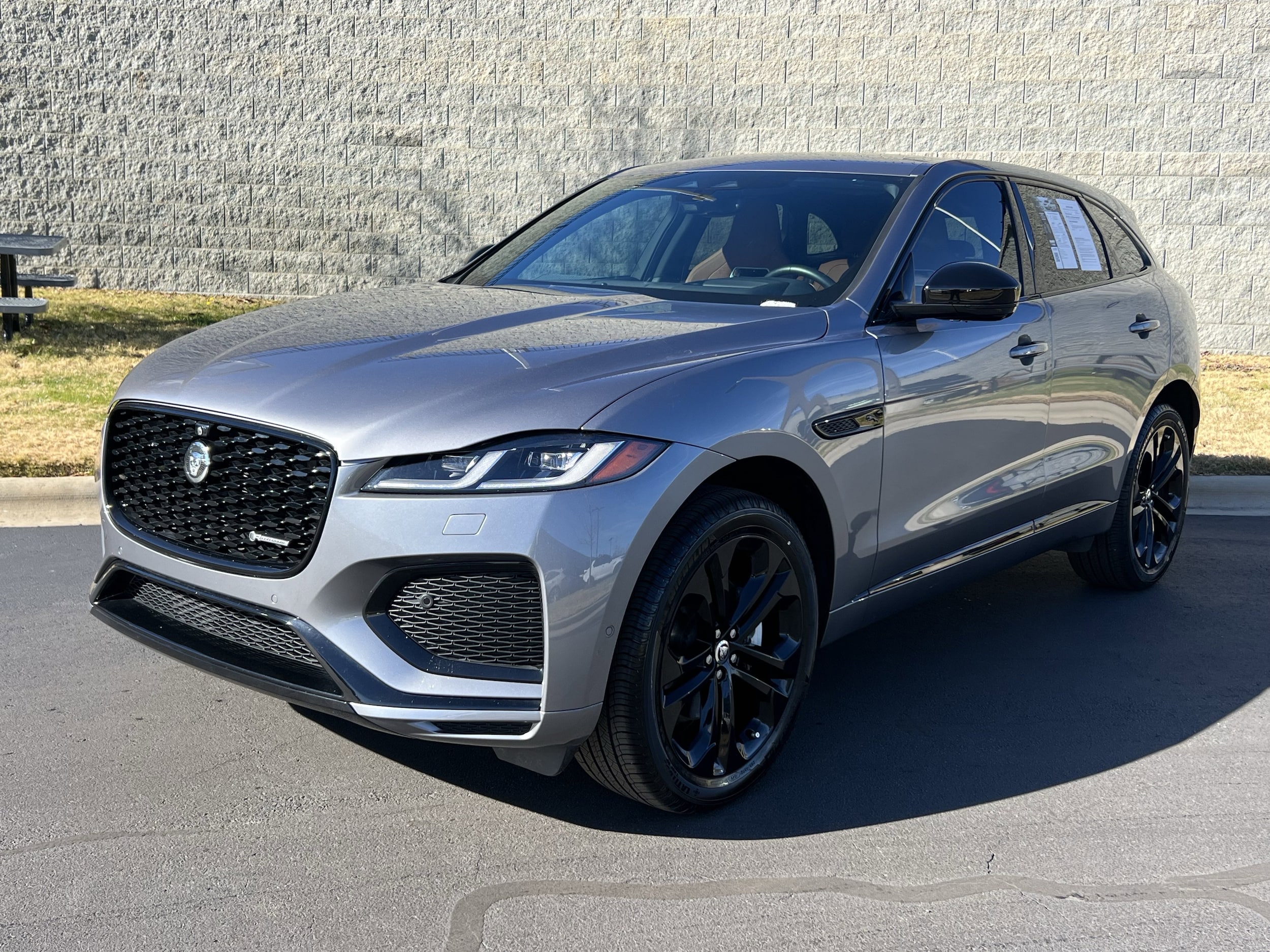2025 Jaguar F-PACE R-Dynamic S's photo
