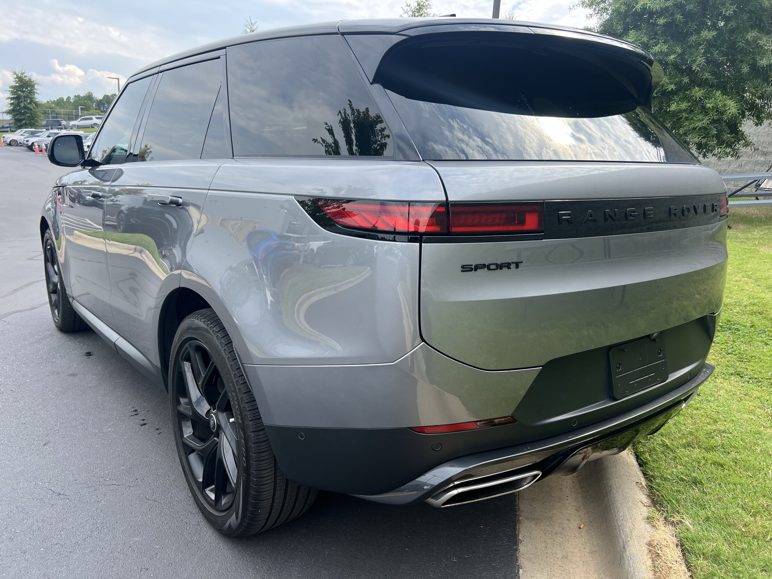 2024 Land Rover Range Rover Sport SE