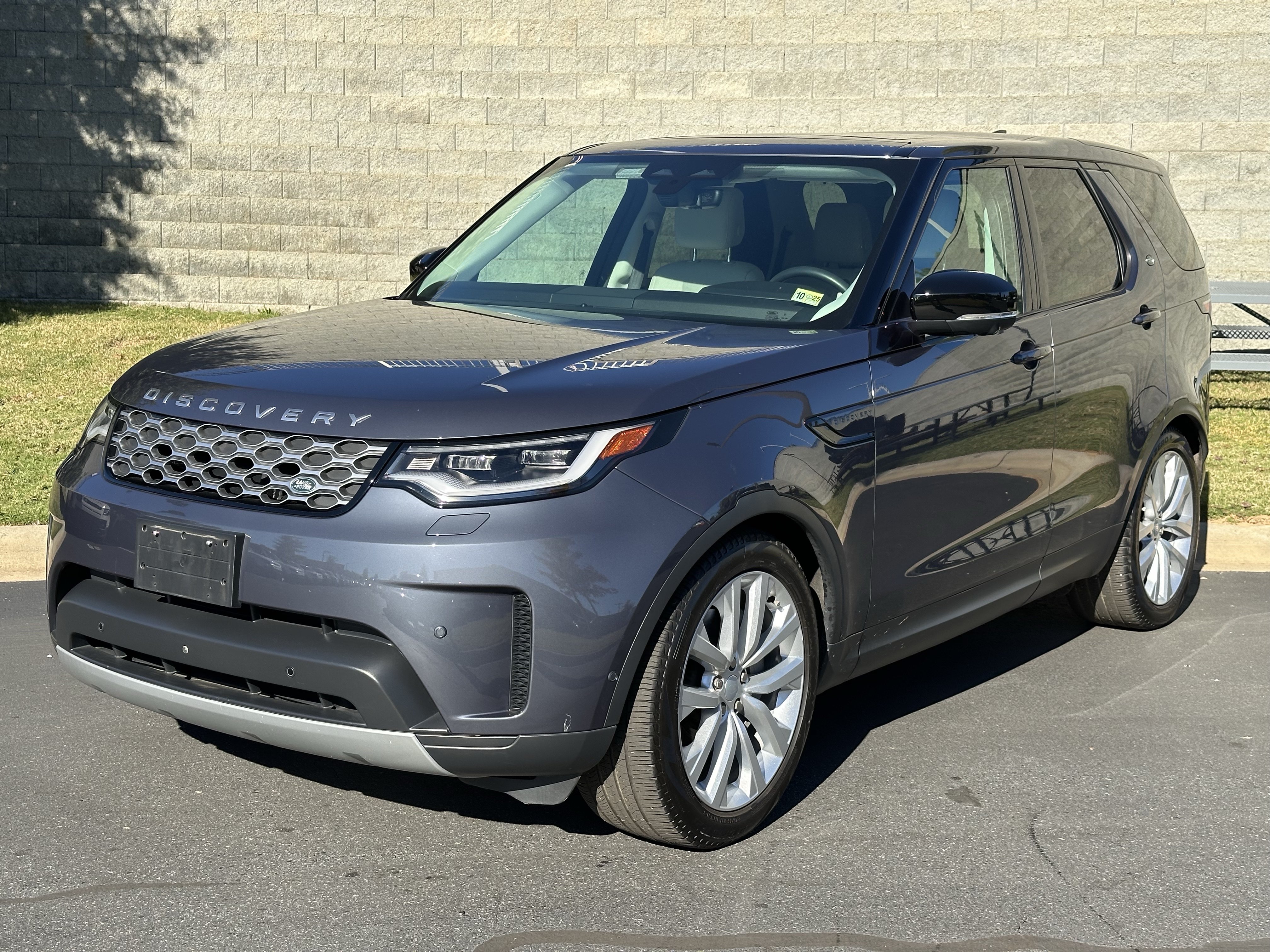 2024 Land Rover Discovery S SUV