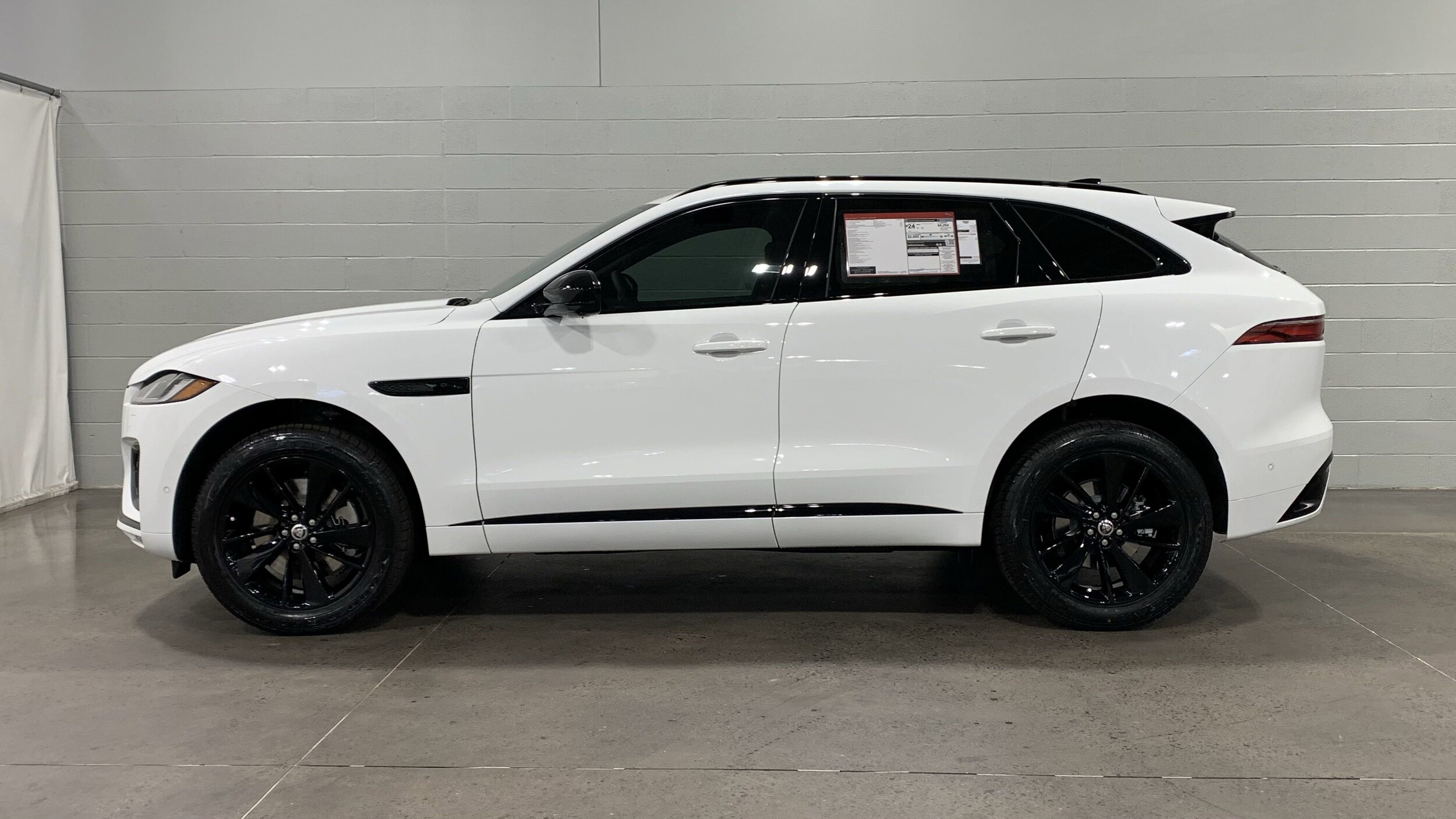 2026 Jaguar F-PACE R-Dynamic S photo 6