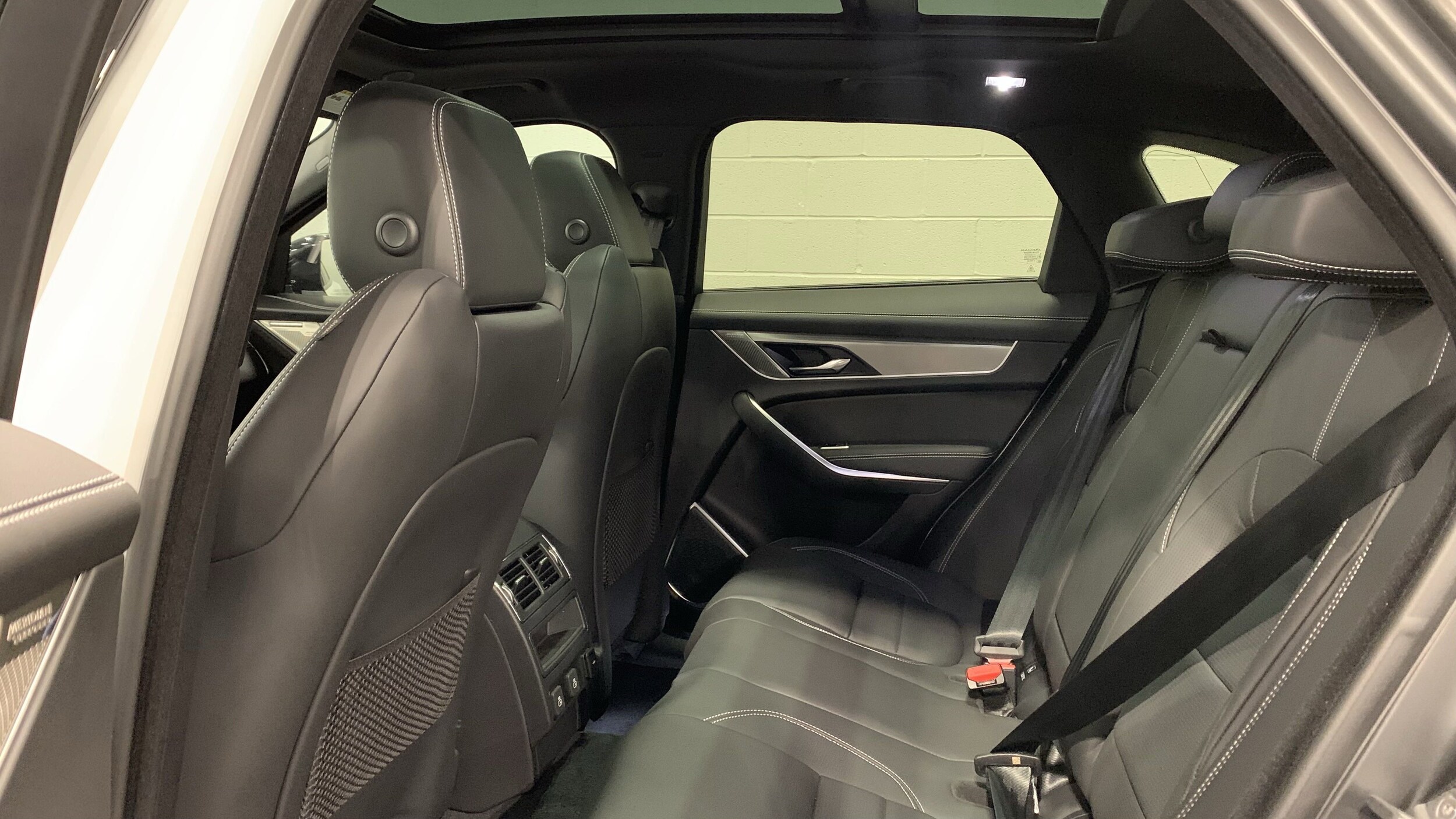 2026 Jaguar F-PACE R-Dynamic S photo 5