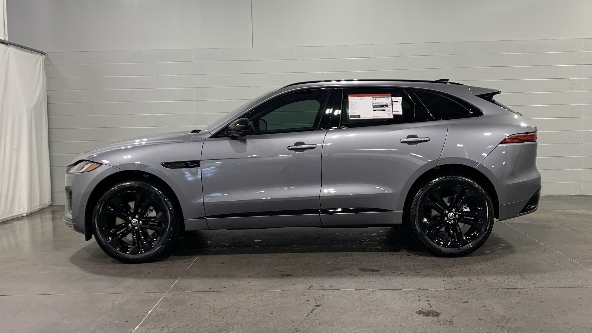 2026 Jaguar F-PACE R-Dynamic S photo 6