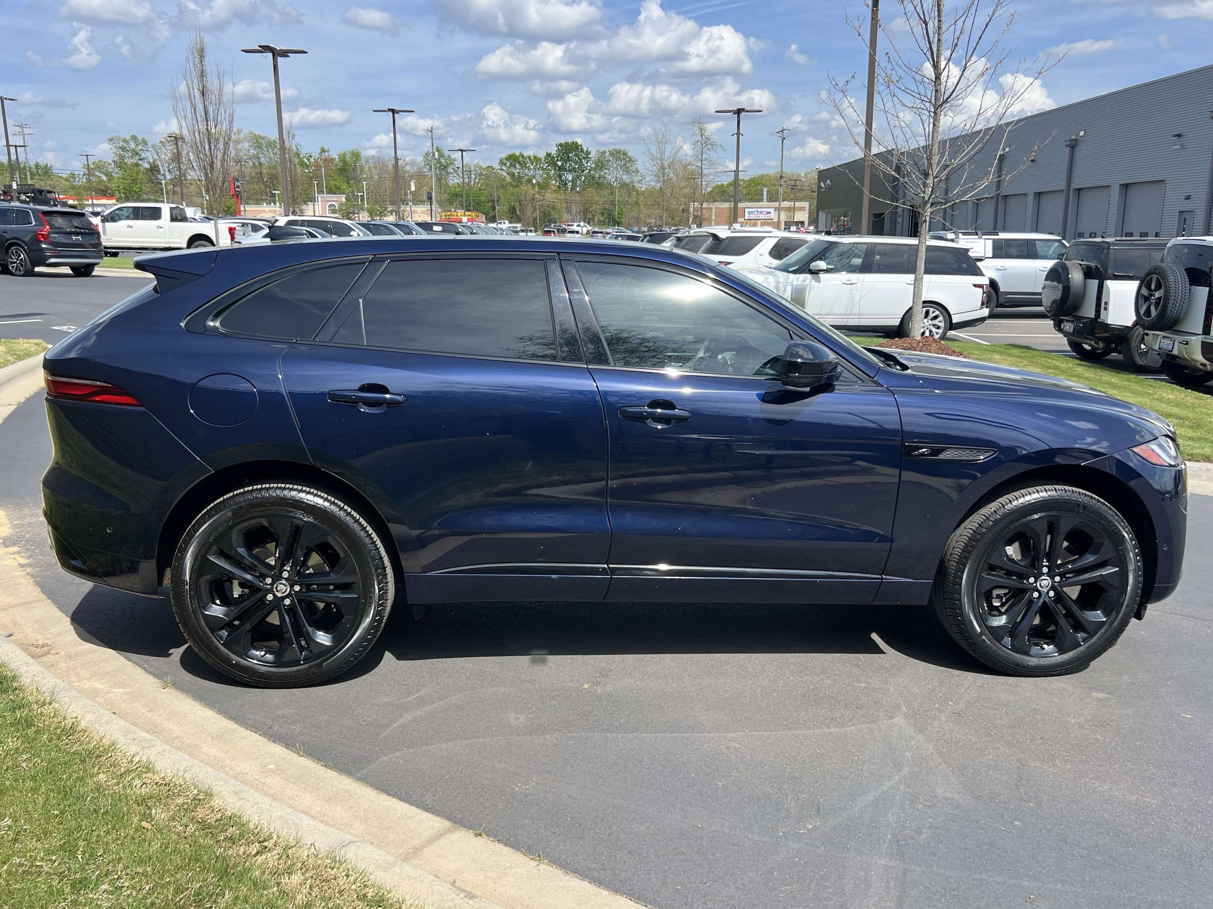 2026 Jaguar F-PACE R-Dynamic S P400 AWD photo 6