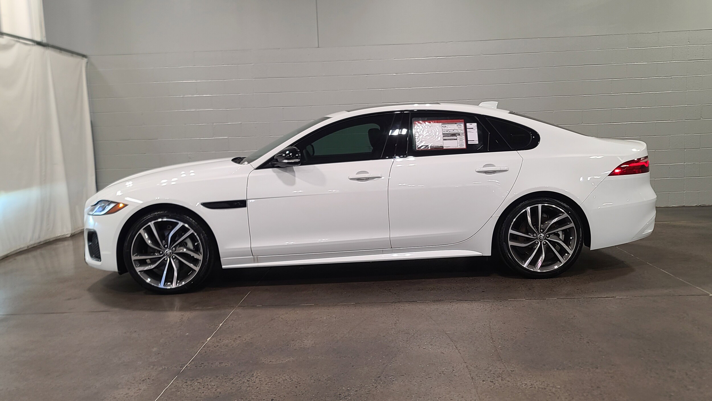 2024 Jaguar XF R-Dynamic SE photo 6