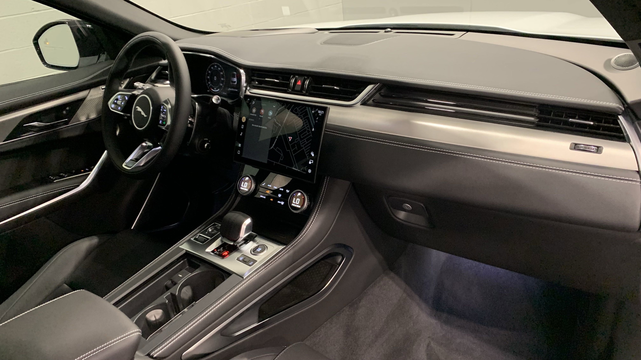 2026 Jaguar F-PACE R-Dynamic S photo 3