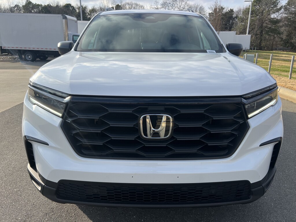 Used 2025 Honda Pilot Sport SUV