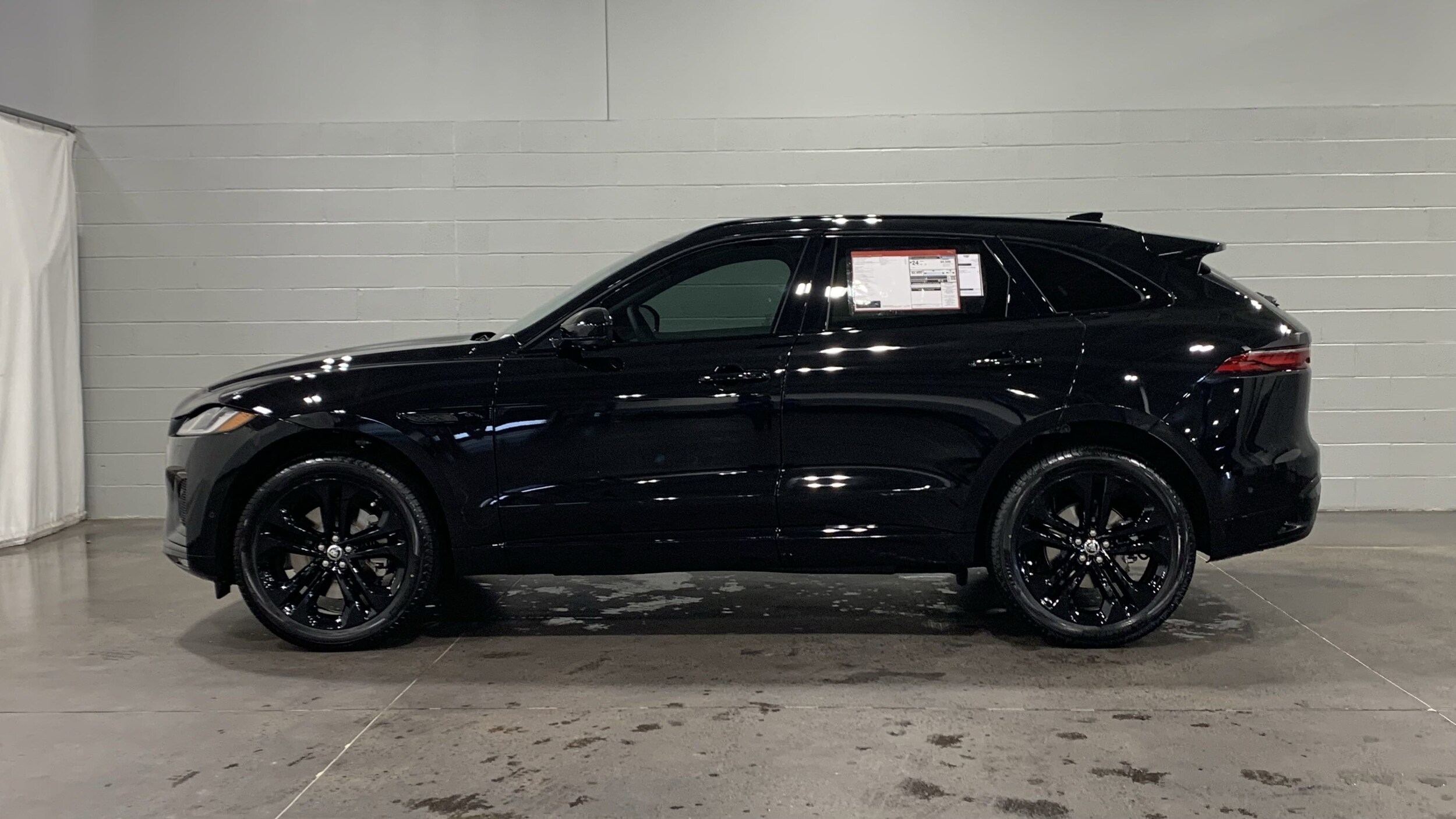 2026 Jaguar F-PACE R-Dynamic S photo 6