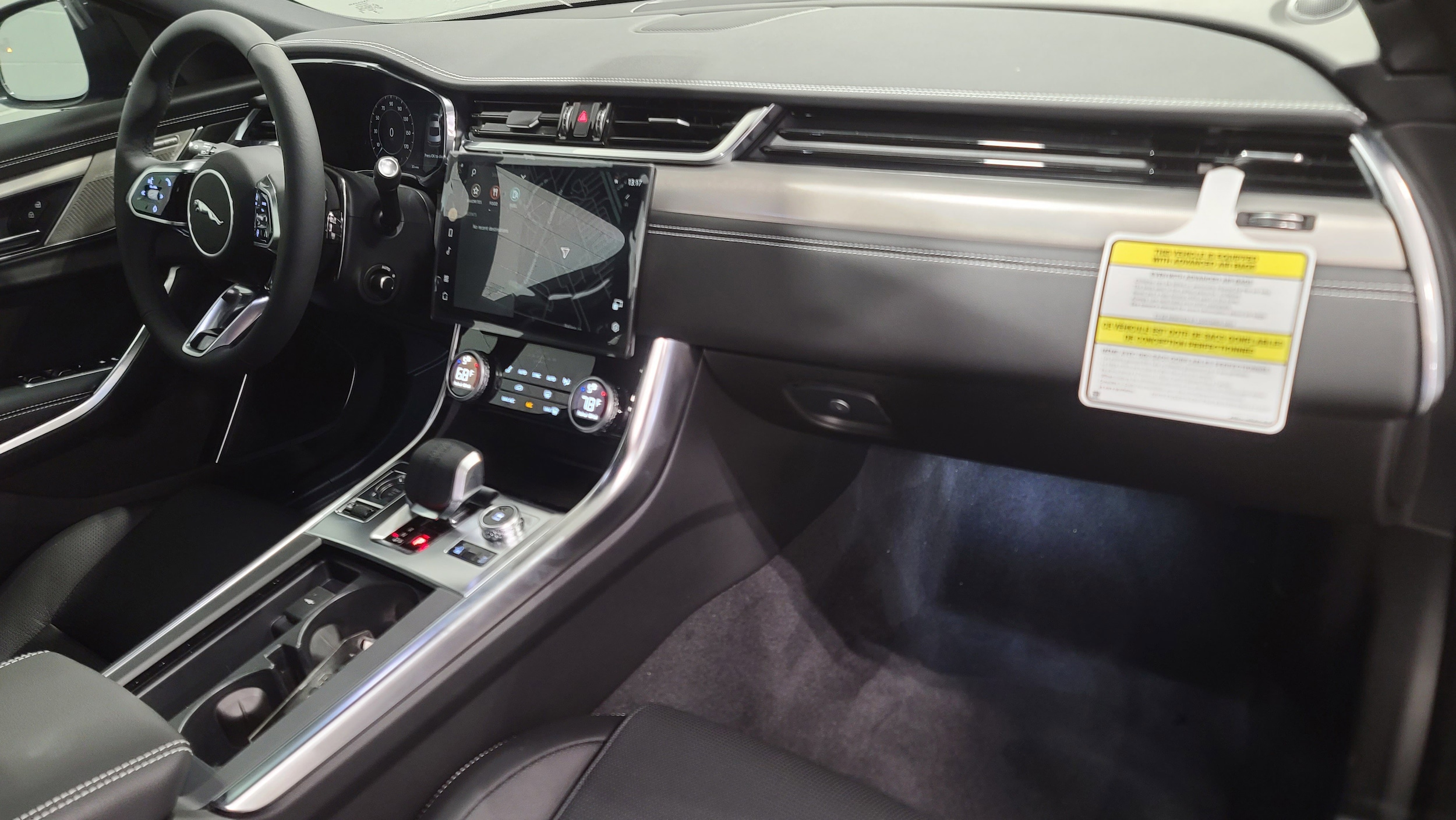 2024 Jaguar XF R-Dynamic SE photo 3