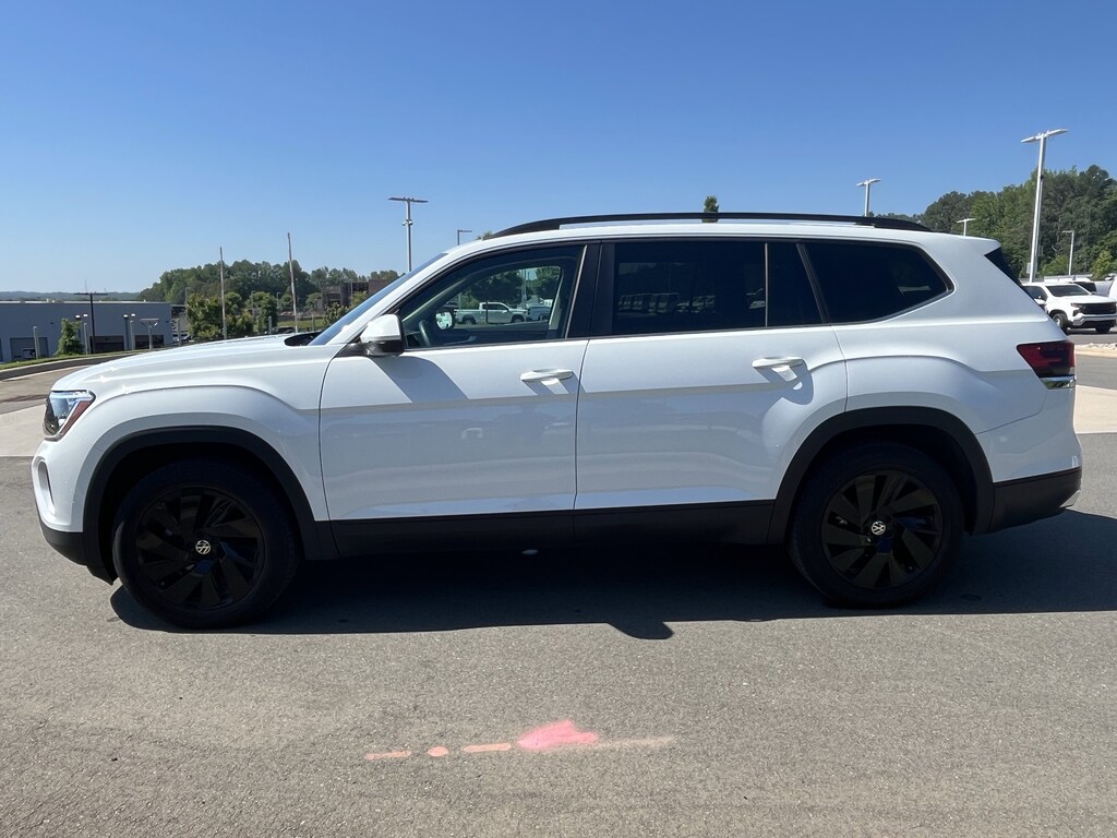 Used 2024 Volkswagen Atlas 2.0T SE w/Technology SUV