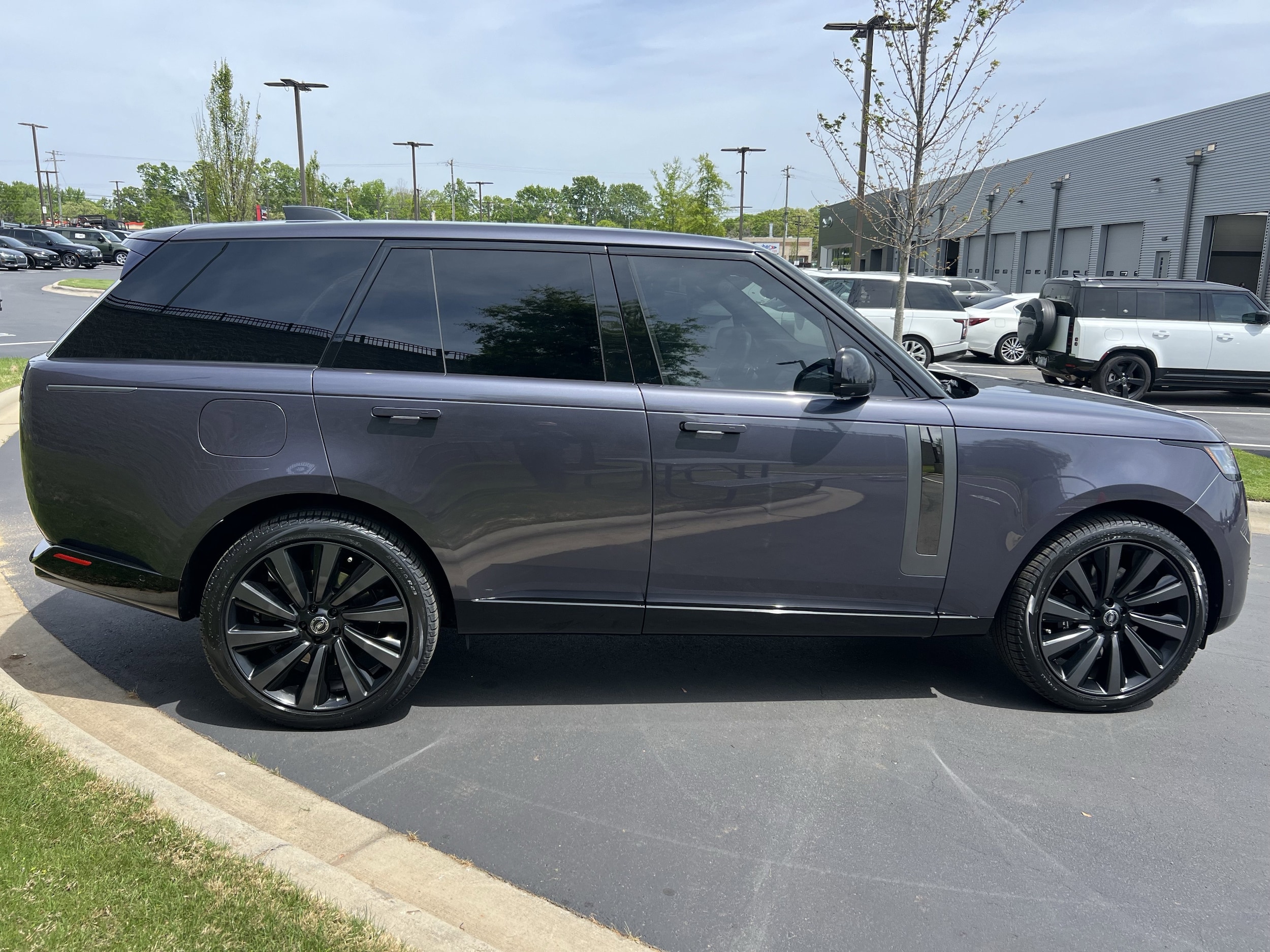 2023 Land Rover Range Rover SV photo 6