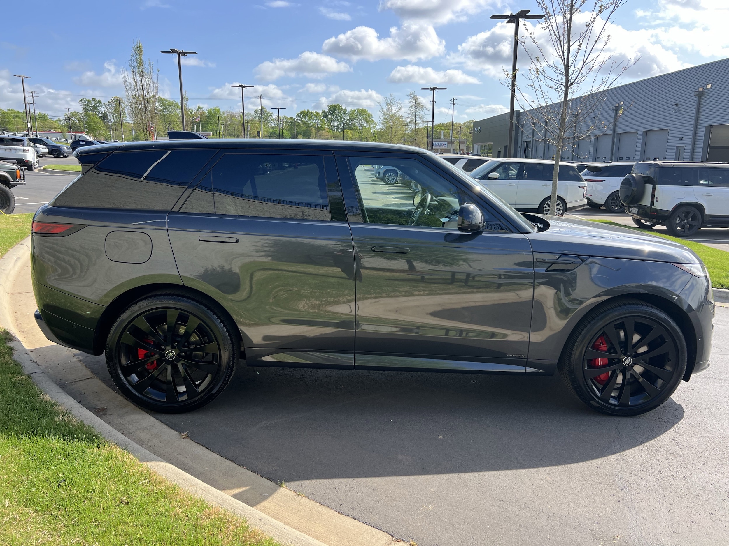 2025 Land Rover Range Rover Sport P530 Autobiography photo 6