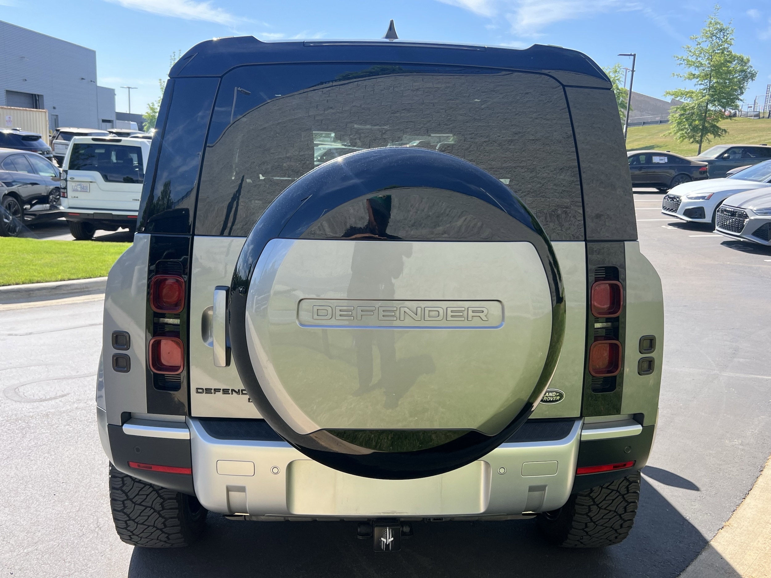 2023 Land Rover Defender 90 SE AWD photo 4
