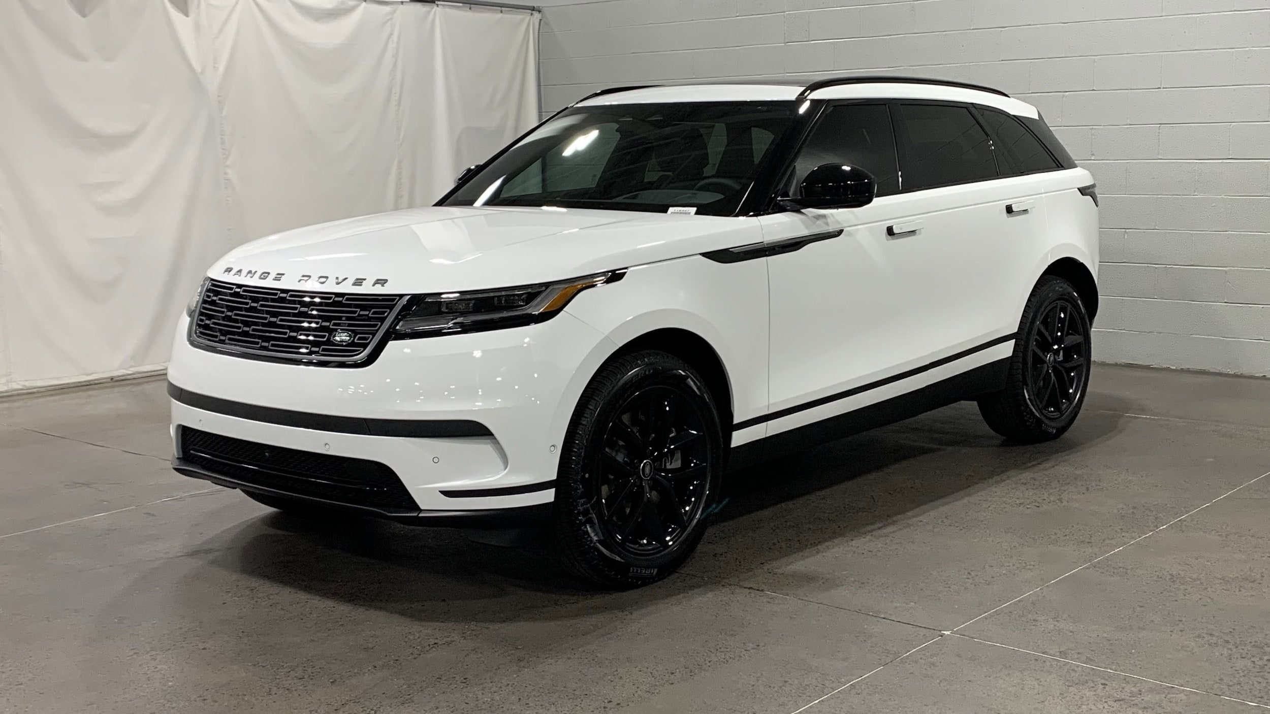 2026 Land Rover Range Rover Velar S's photo