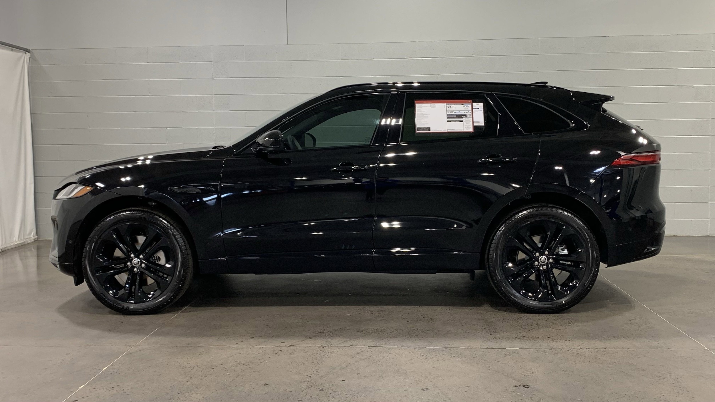 2026 Jaguar F-PACE R-Dynamic S photo 6