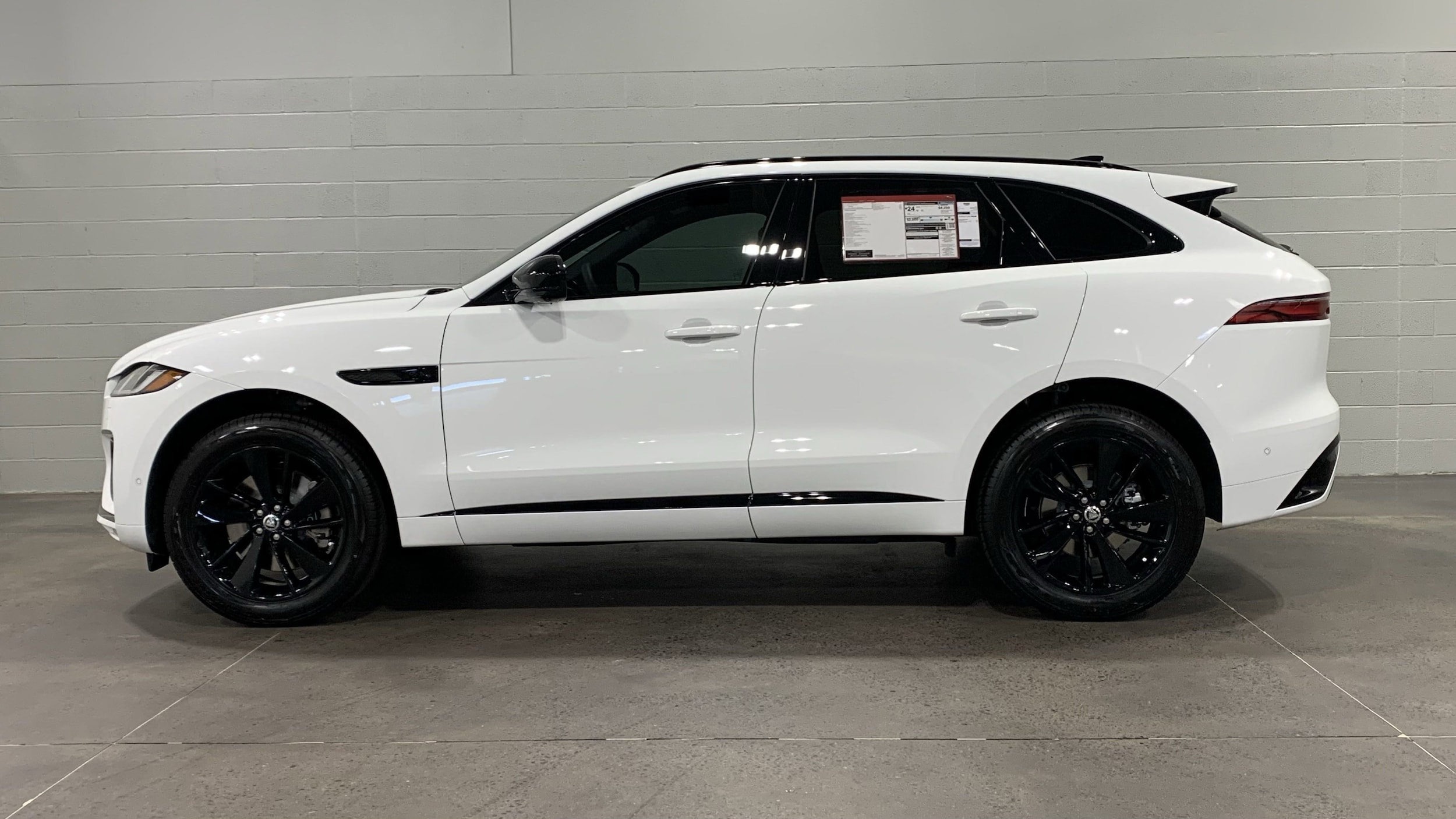 2026 Jaguar F-PACE R-Dynamic S photo 6