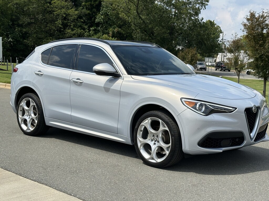 Used 2023 Alfa Romeo Stelvio Lusso SUV