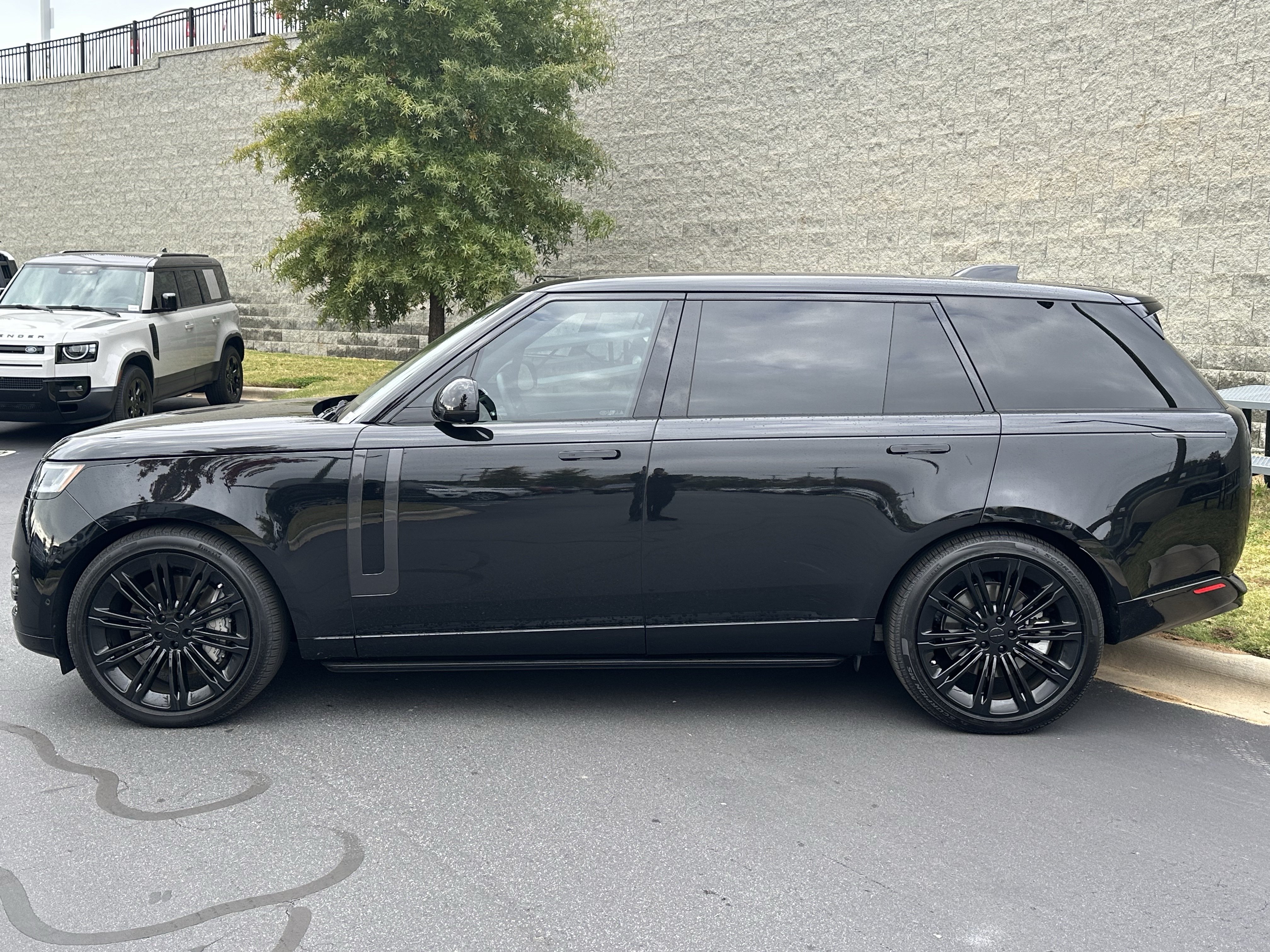 Used 2026 Land Rover Range Rover SE SUV