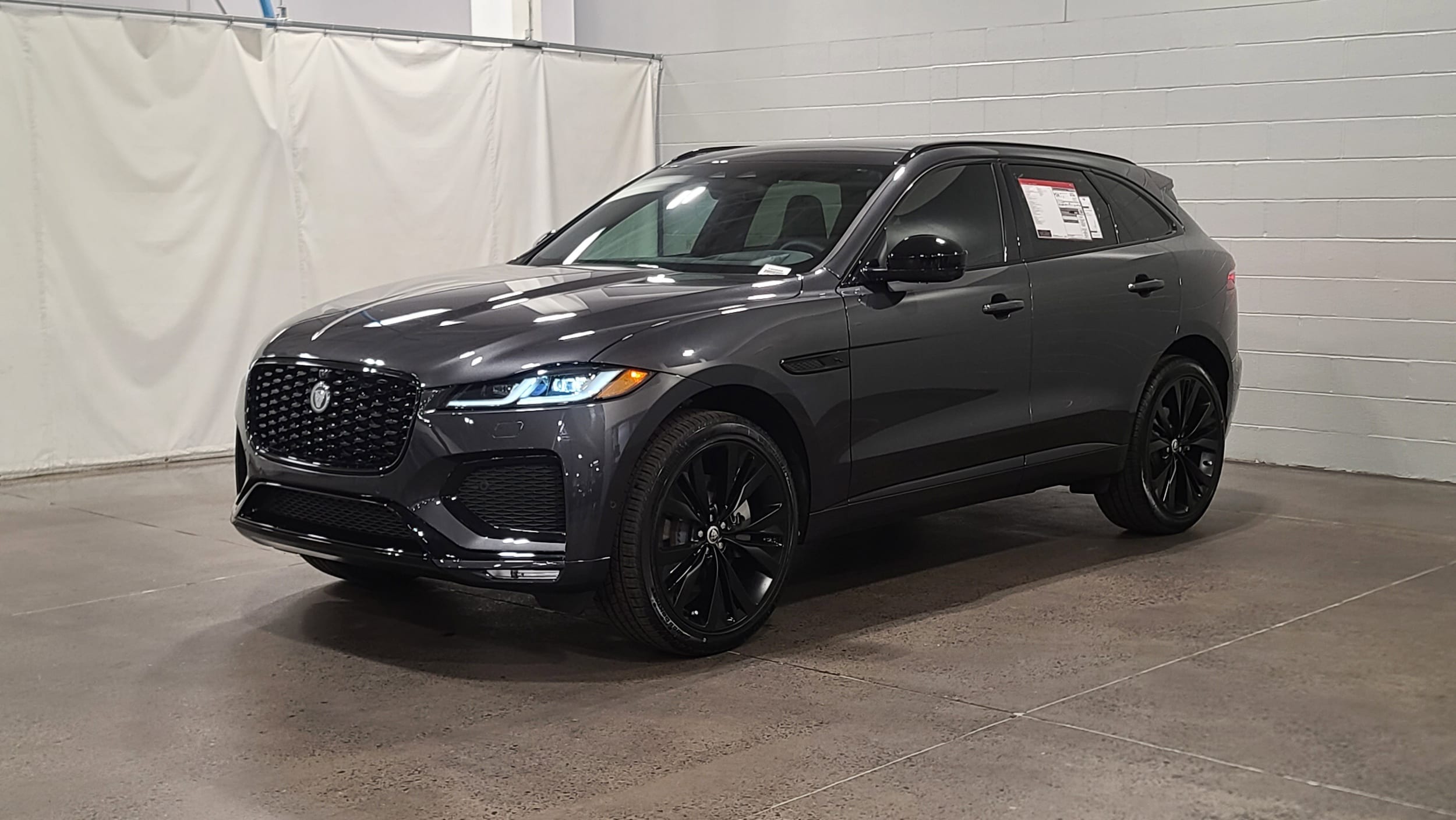2026 Jaguar F-PACE P250 R-Dynamic S's photo