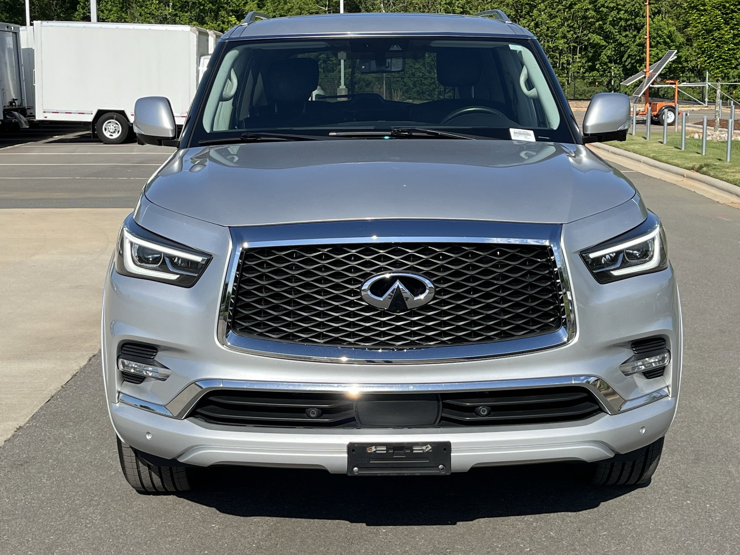 2020 INFINITI QX80 LUXE photo 2