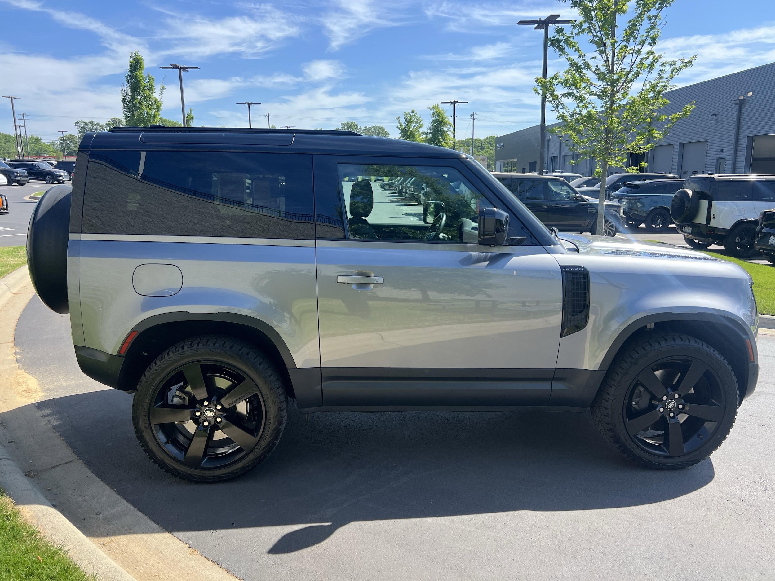 2023 Land Rover Defender 90 SE AWD photo 6