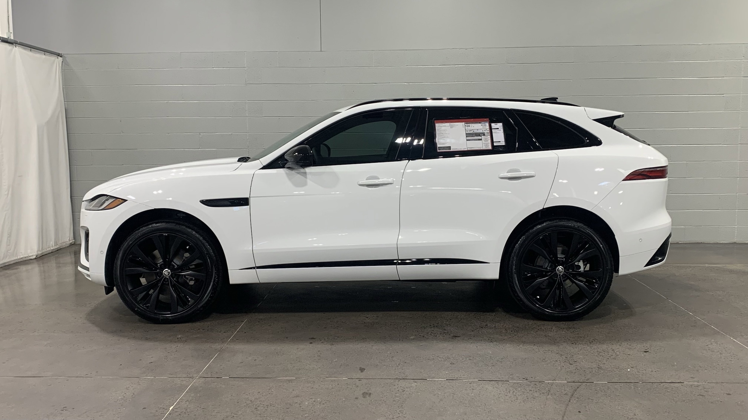 2026 Jaguar F-PACE R-Dynamic S photo 6