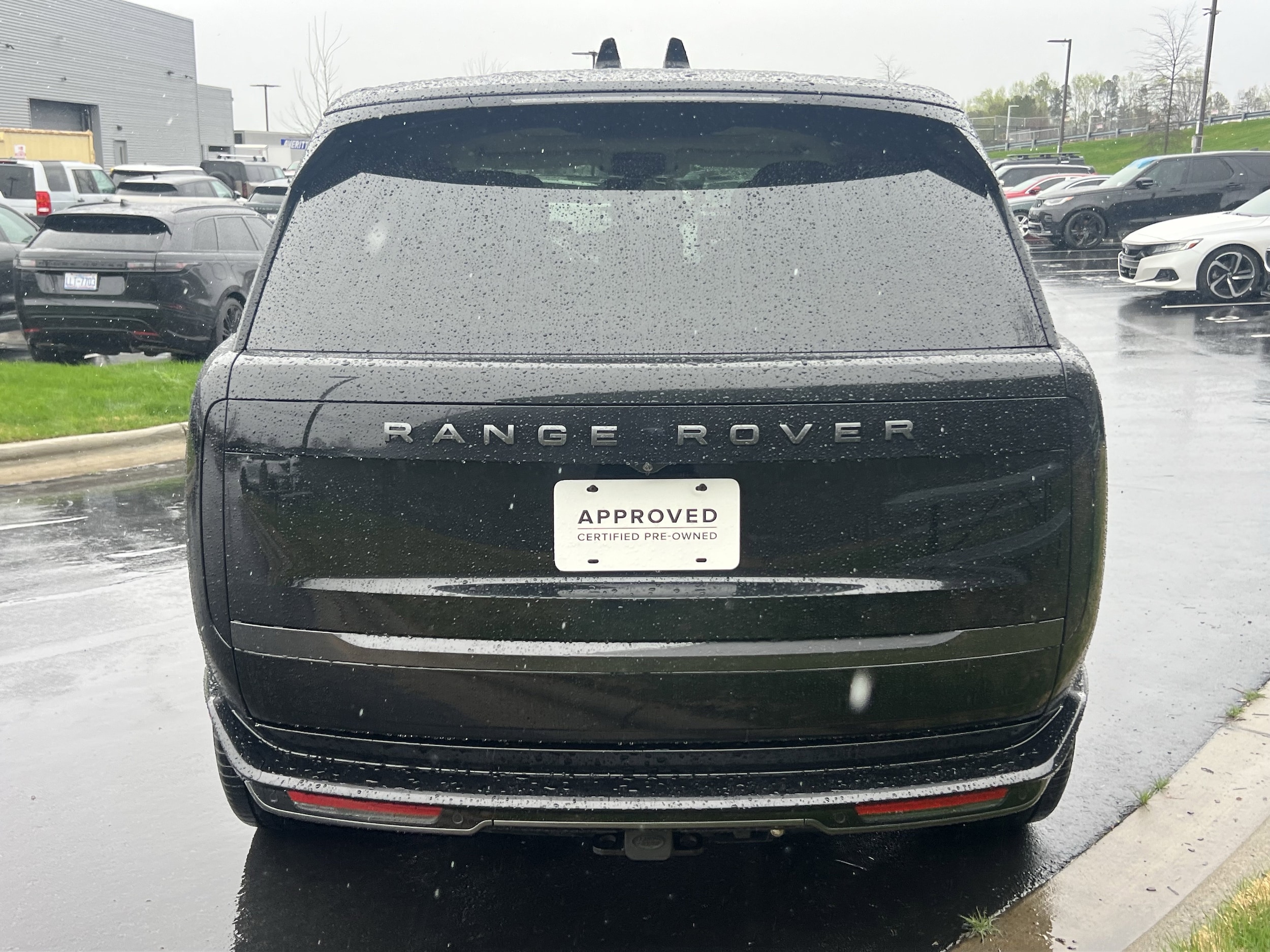 2025 Land Rover Range Rover SE photo 4